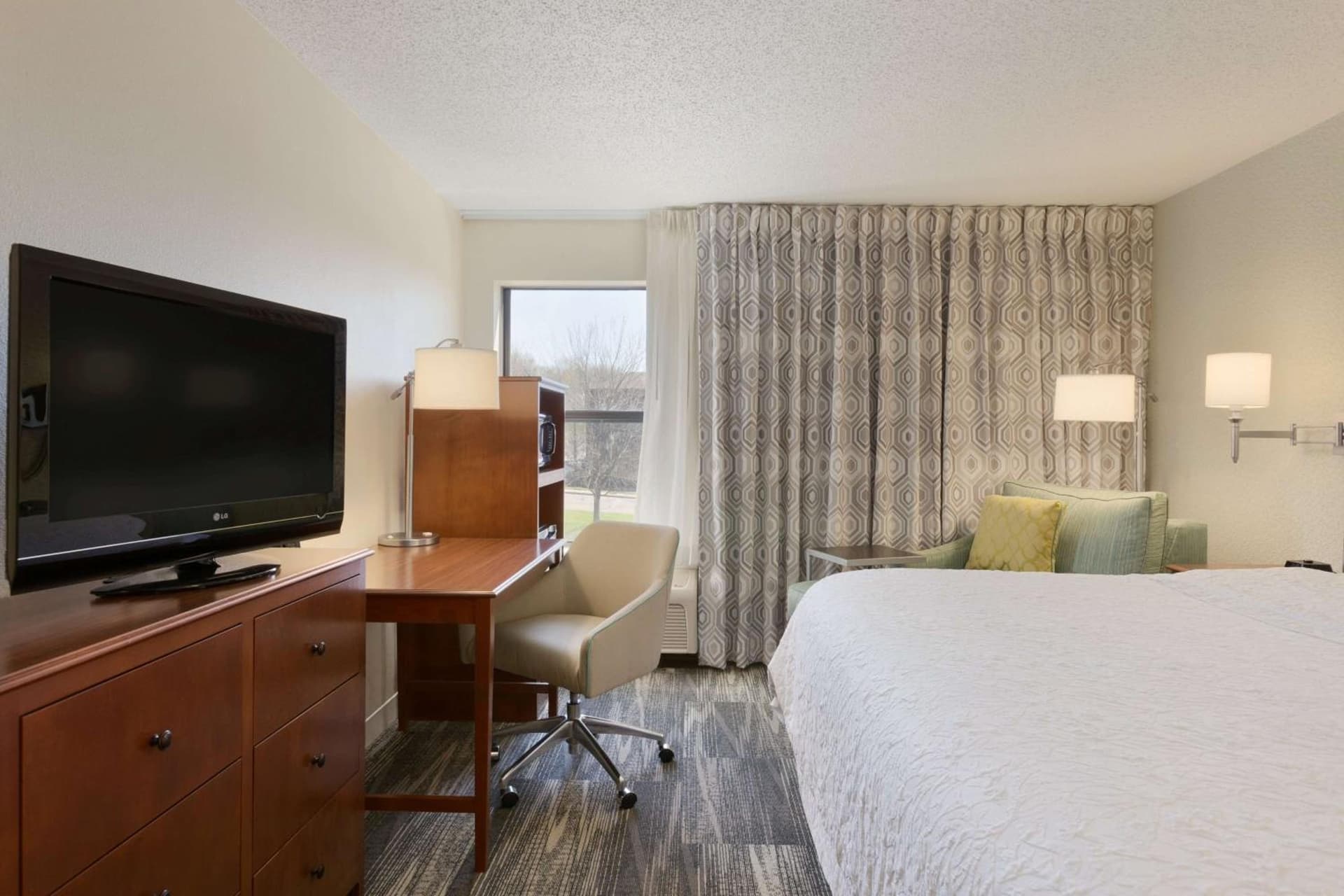 Hampton Inn Zanesville gallery photo in Zanesville, OH — image 8