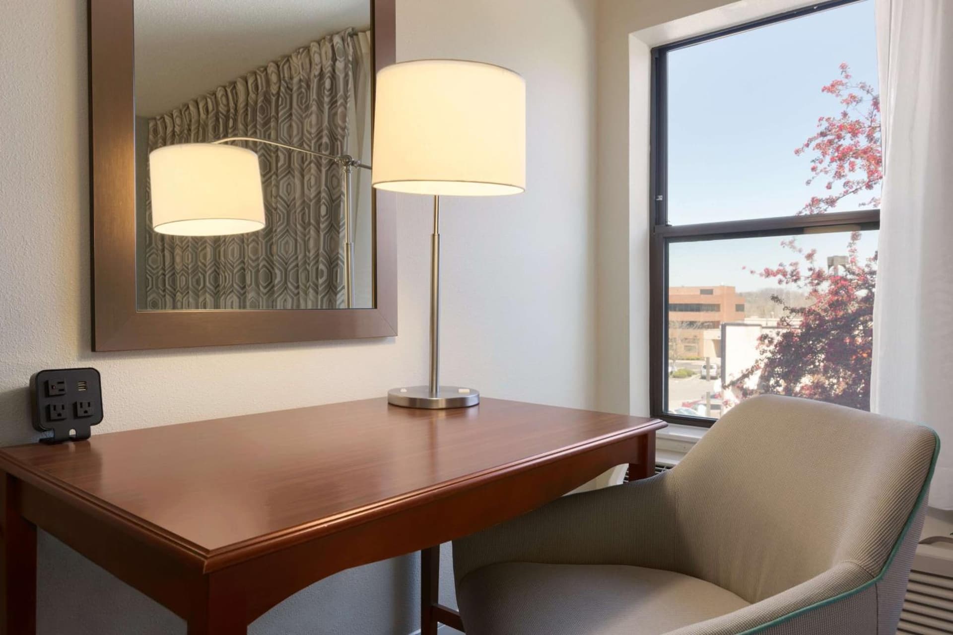Hampton Inn Zanesville gallery photo in Zanesville, OH — image 6