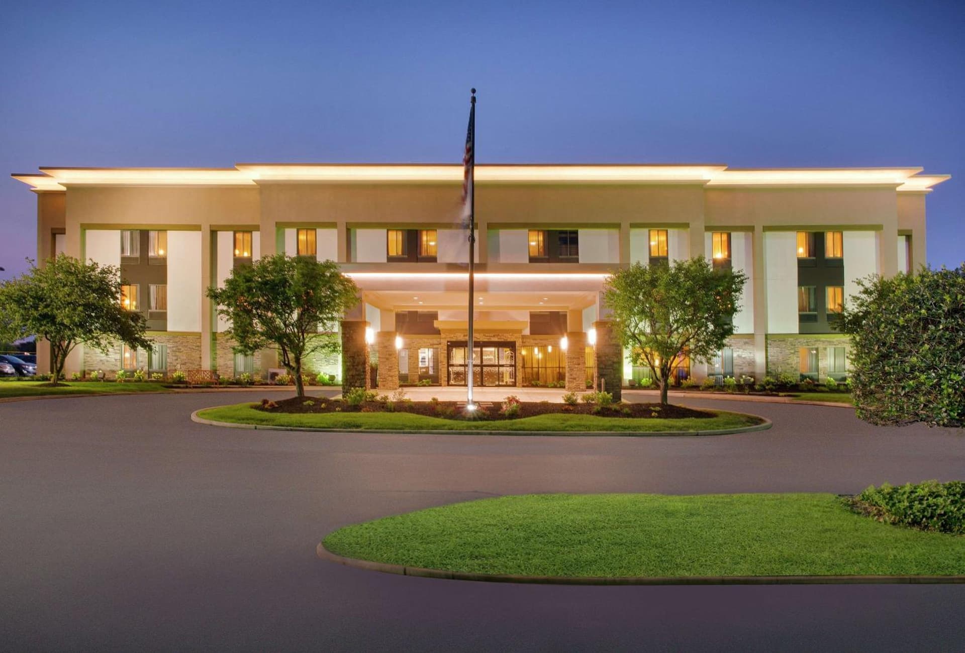 Hampton Inn Merrillville interior in Merrillville, IN — gallery photo 2