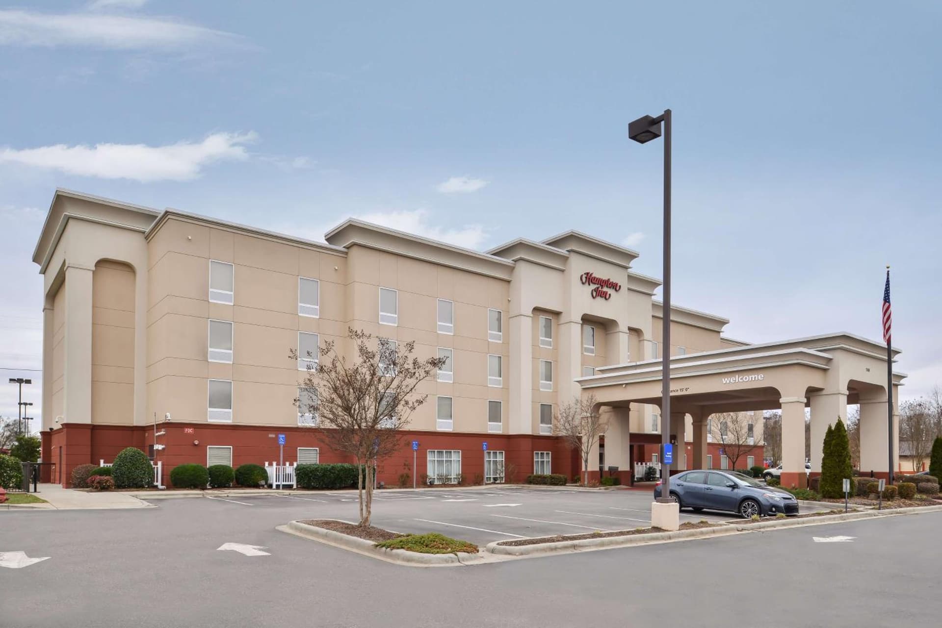 Hampton Inn Statesville interior in Statesville, NC — gallery photo 2