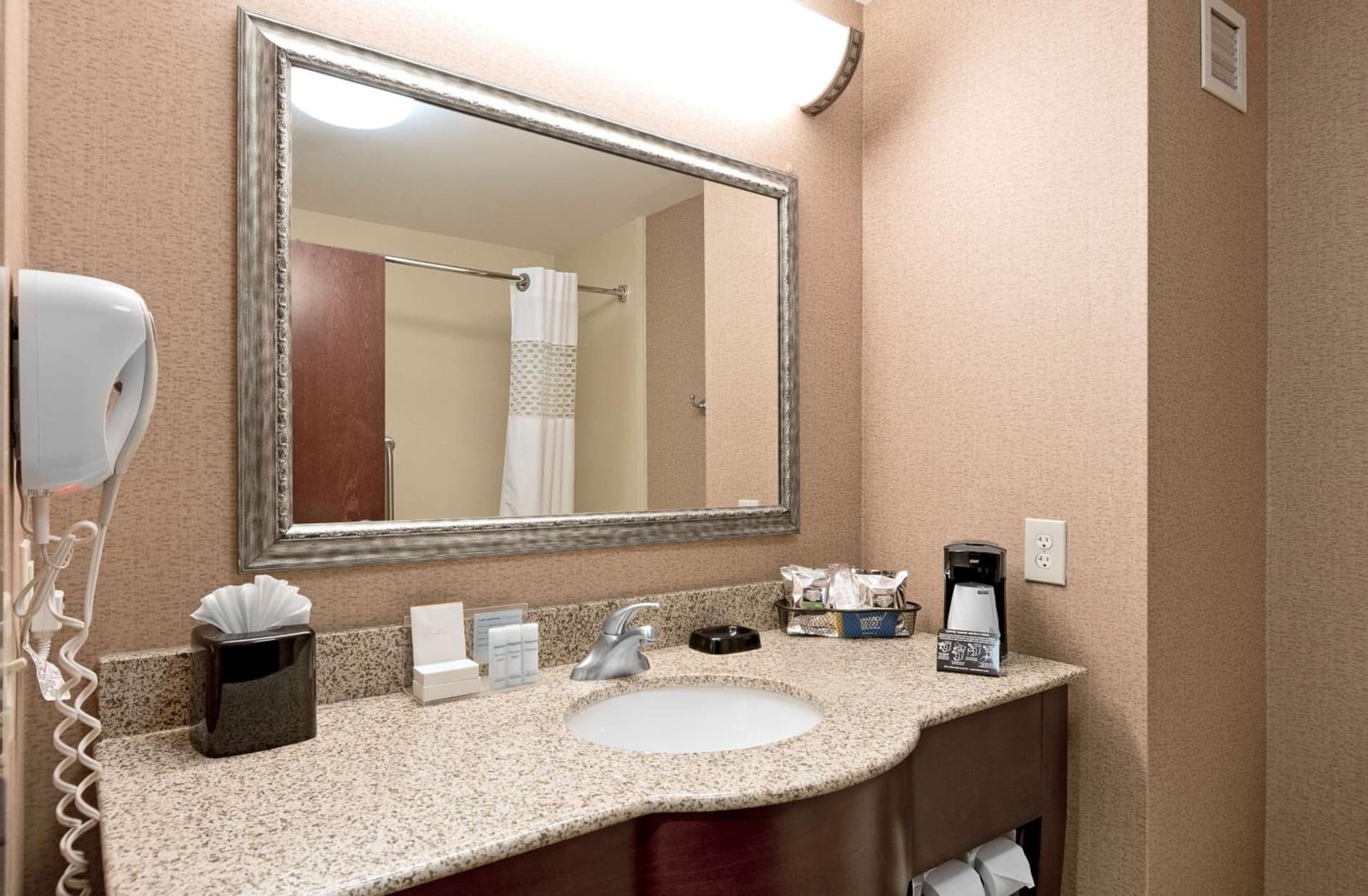 Hampton Inn Statesville gallery photo in Statesville, NC — image 48