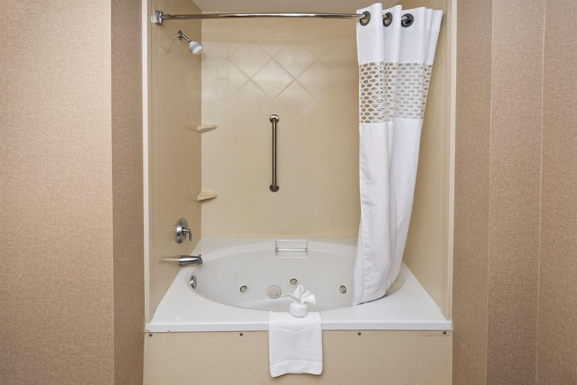 Hampton Inn Statesville gallery photo in Statesville, NC — image 68