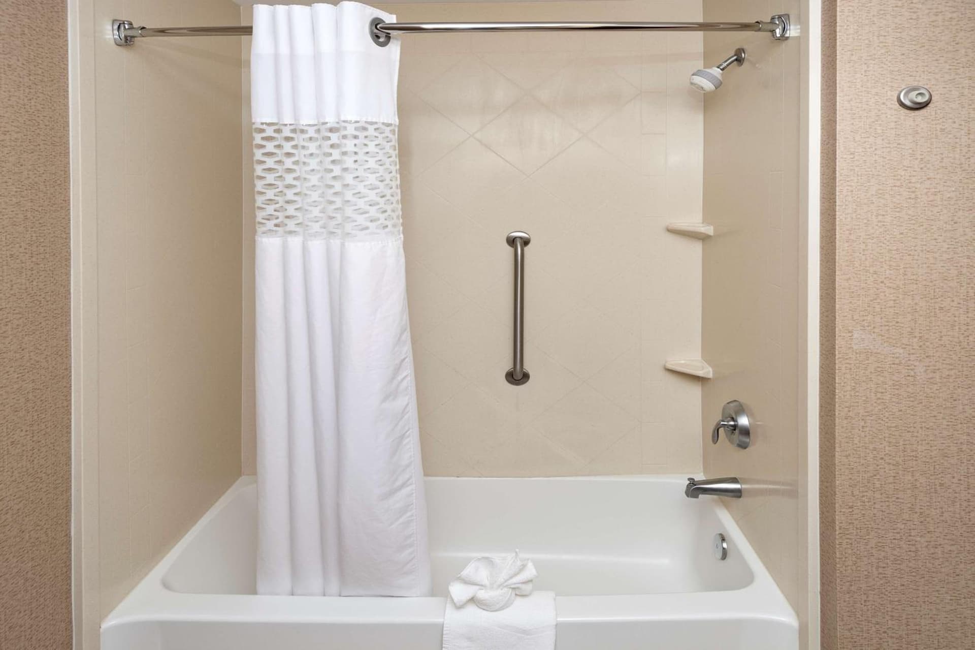 Hampton Inn Statesville gallery photo in Statesville, NC — image 13