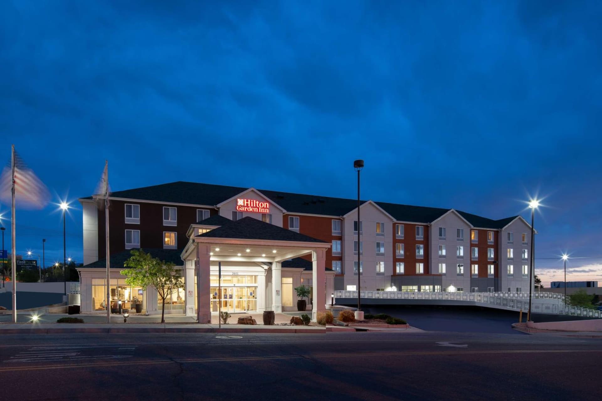 Hilton Garden Inn Albuquerque Airport interior in Albuquerque, NM — gallery photo 2