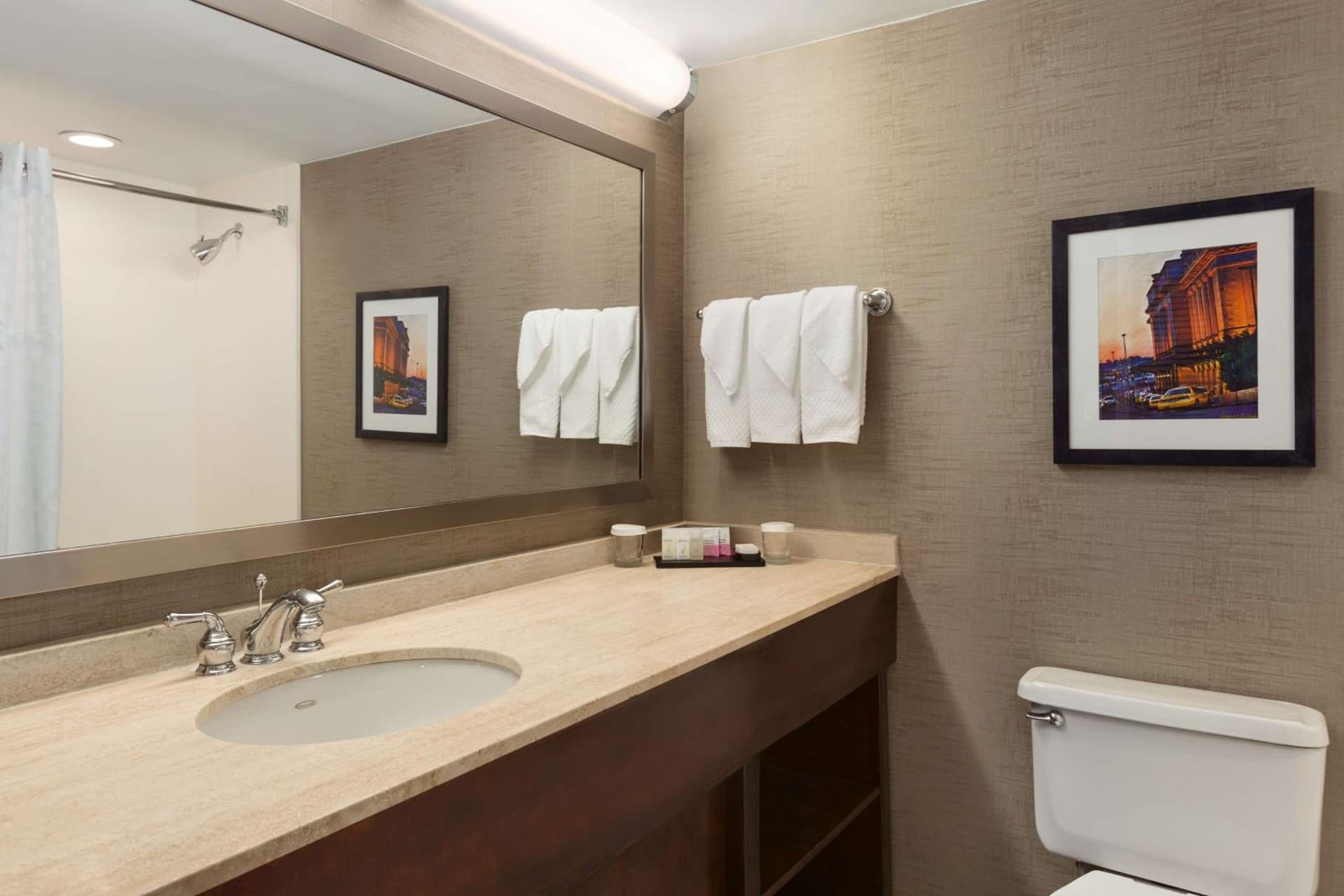 Embassy Suites by Hilton Baltimore at BWI Airport gallery photo in Linthicum Heights, MD — image 30
