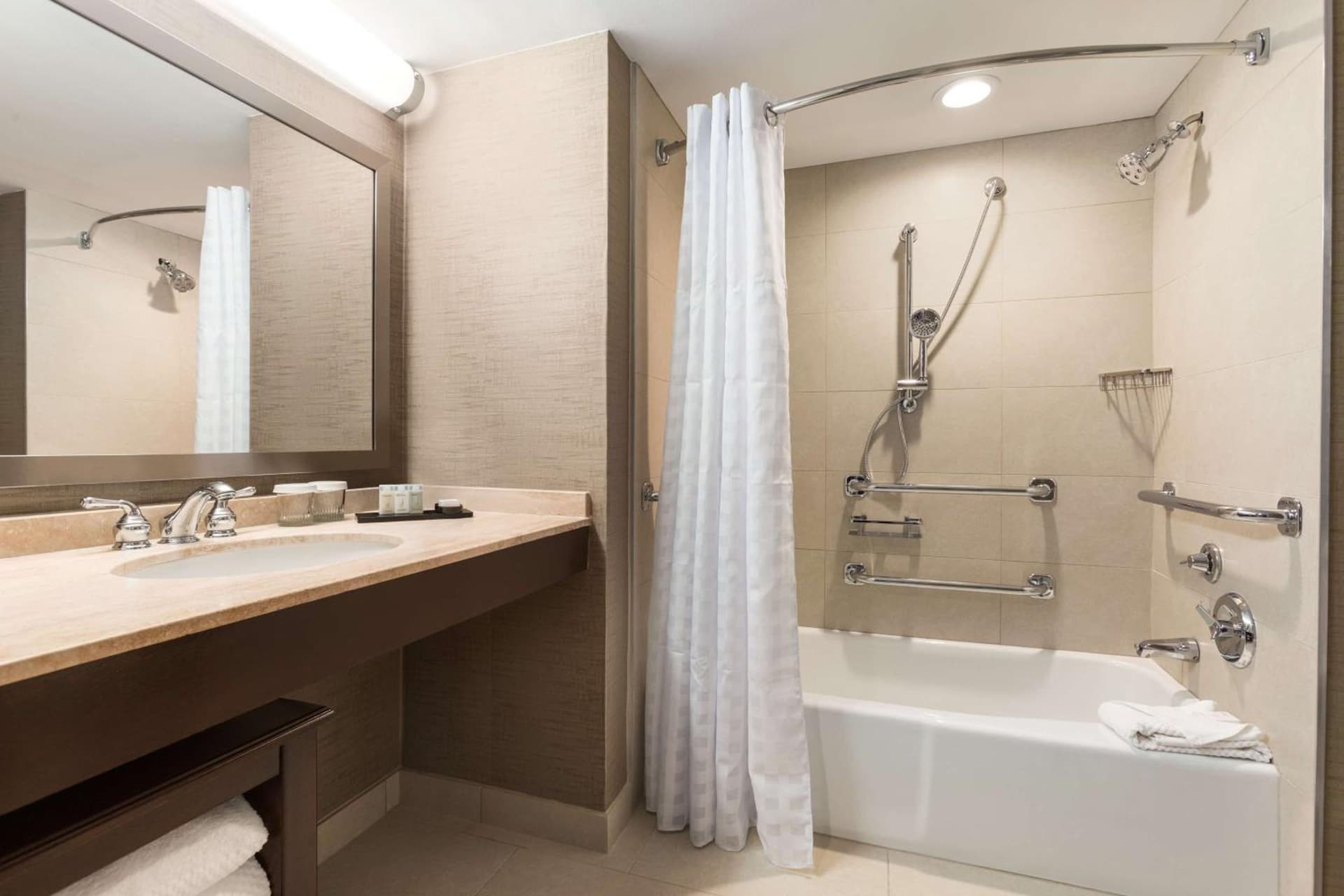 Embassy Suites by Hilton Baltimore at BWI Airport gallery photo in Linthicum Heights, MD — image 28