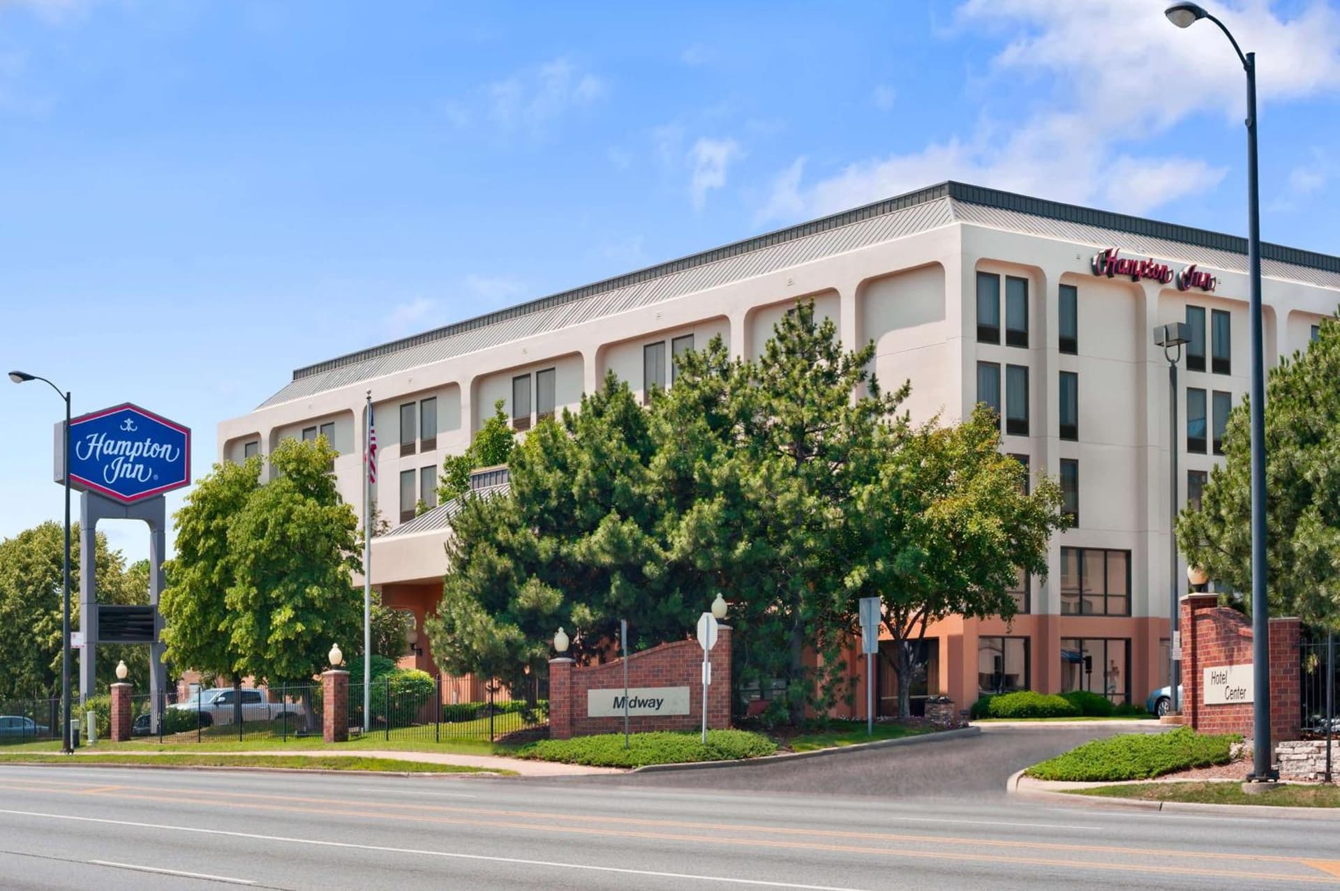 Hampton Inn Chicago-Midway Airport featured exterior or lobby in Chicago, IL — similar hotel