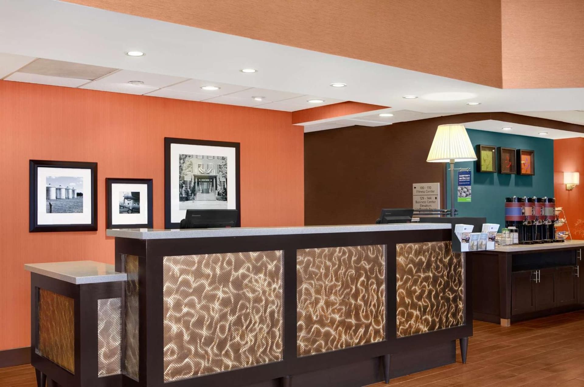 Hampton Inn Chicago-Midway Airport property views in Chicago, IL — gallery photo 3