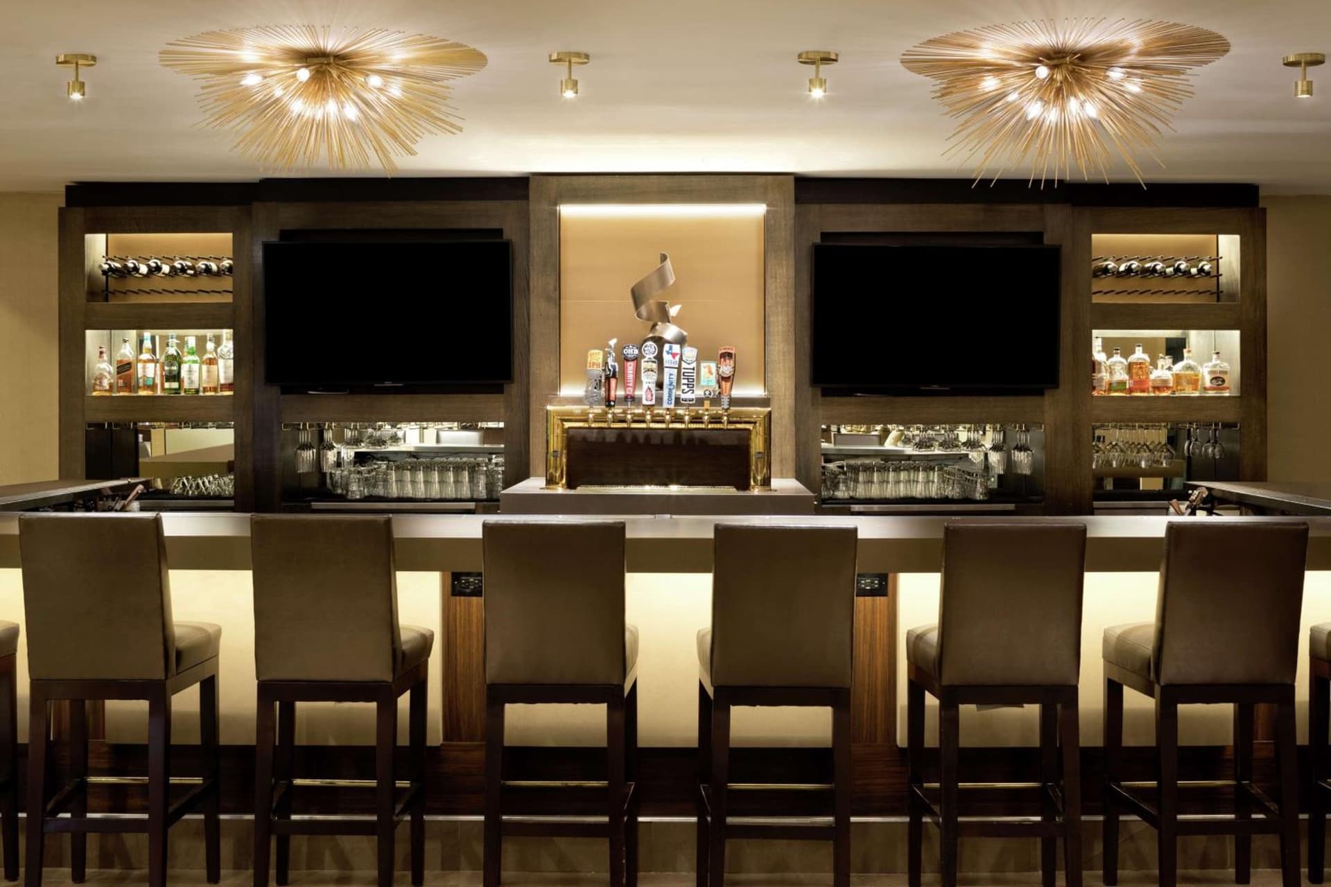 DoubleTree by Hilton Hotel Dallas Campbell Centre gallery photo in Dallas, TX — image 54