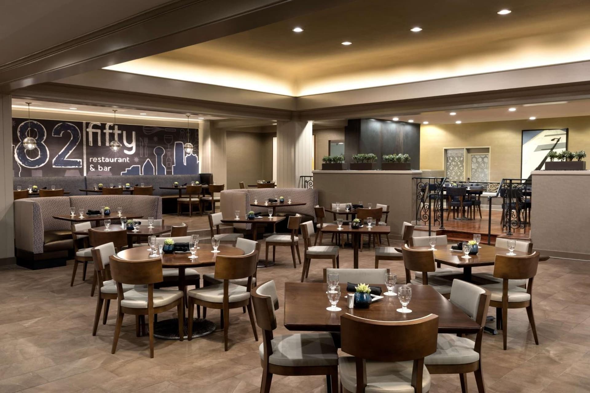 DoubleTree by Hilton Hotel Dallas Campbell Centre gallery photo in Dallas, TX — image 11