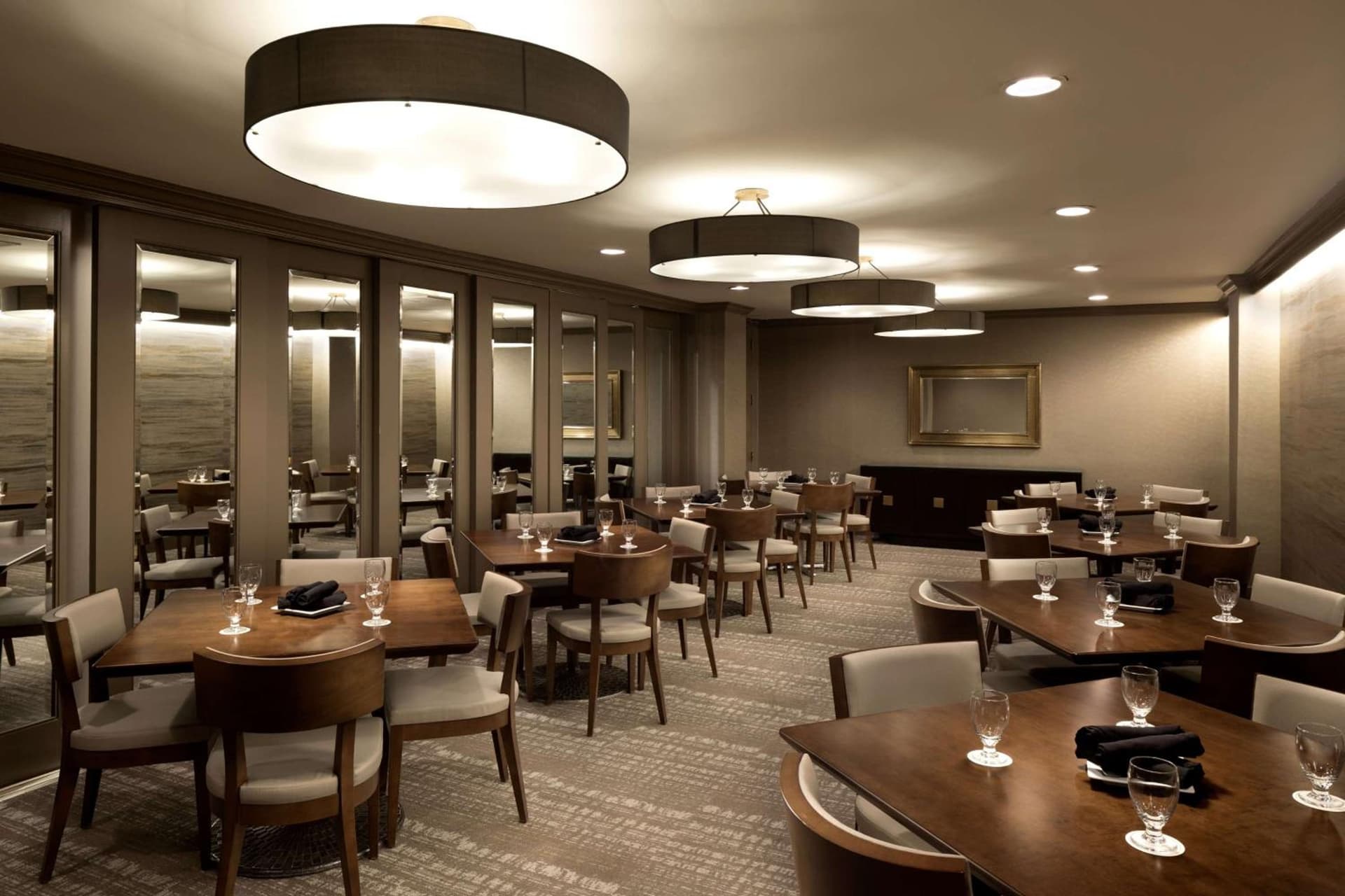 DoubleTree by Hilton Hotel Dallas Campbell Centre gallery photo in Dallas, TX — image 17