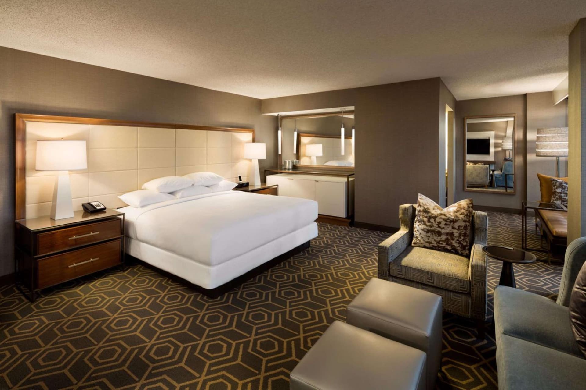 DoubleTree by Hilton Hotel Dallas Campbell Centre gallery photo in Dallas, TX — image 15