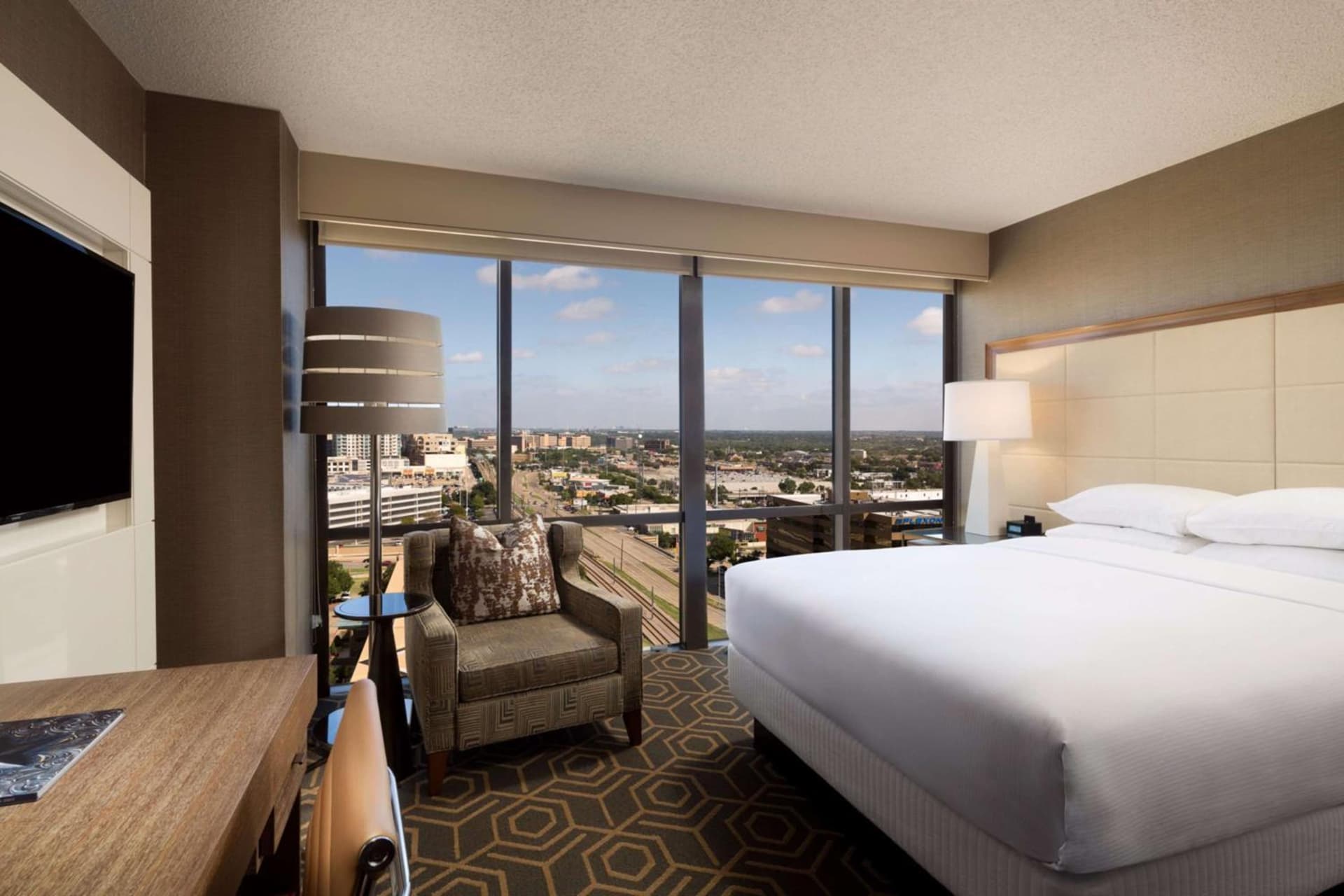 DoubleTree by Hilton Hotel Dallas Campbell Centre gallery photo in Dallas, TX — image 21