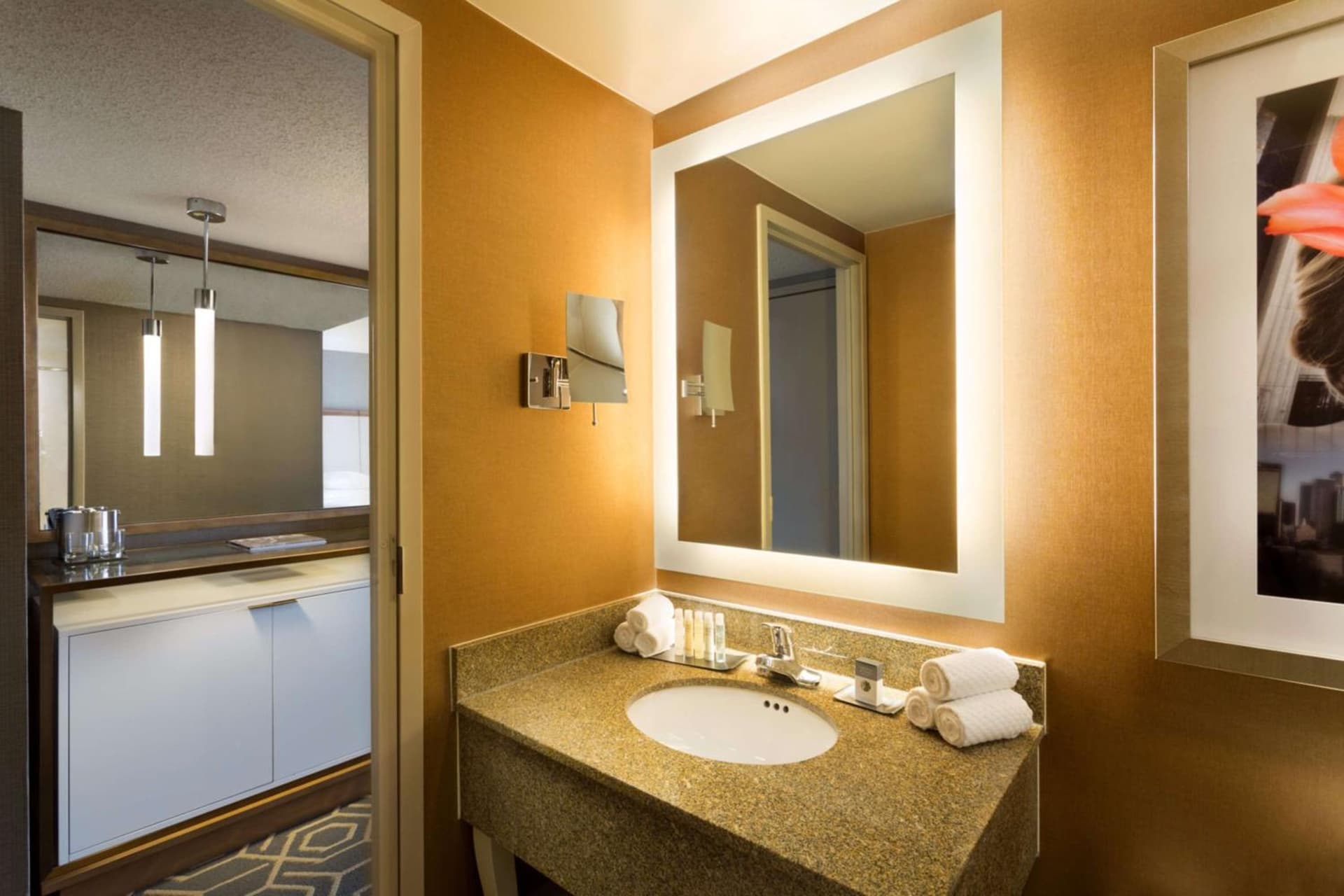 DoubleTree by Hilton Hotel Dallas Campbell Centre gallery photo in Dallas, TX — image 37