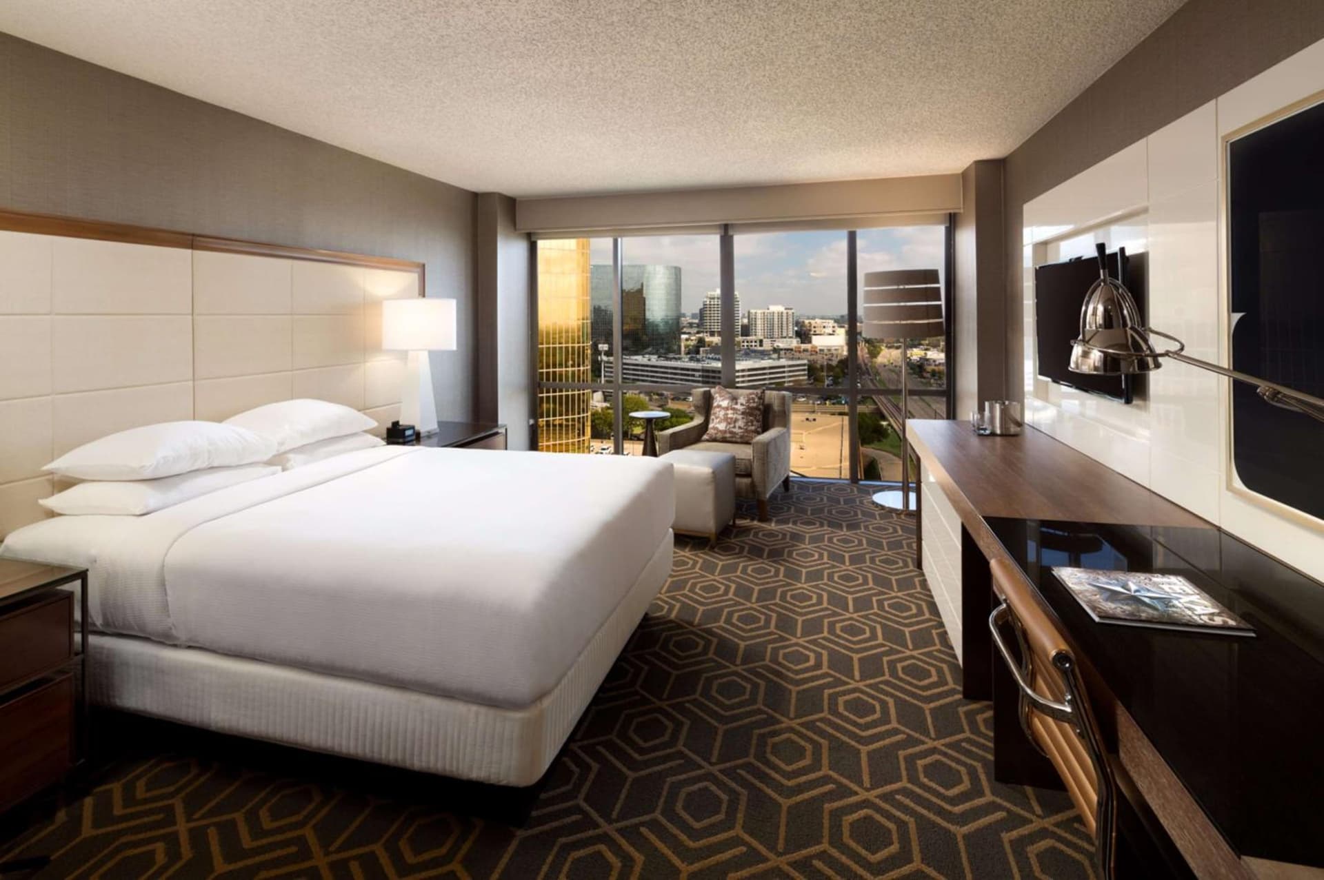 DoubleTree by Hilton Hotel Dallas Campbell Centre gallery photo in Dallas, TX — image 45