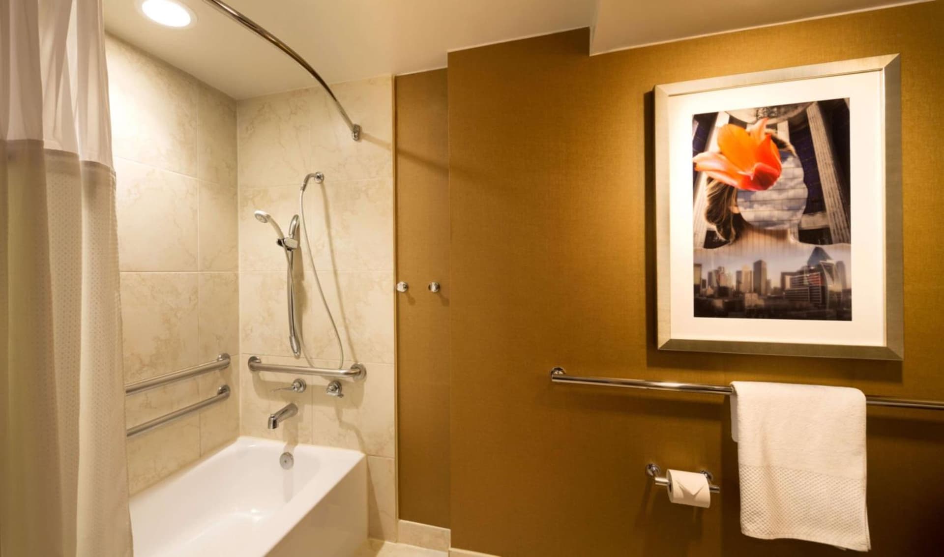 DoubleTree by Hilton Hotel Dallas Campbell Centre gallery photo in Dallas, TX — image 35