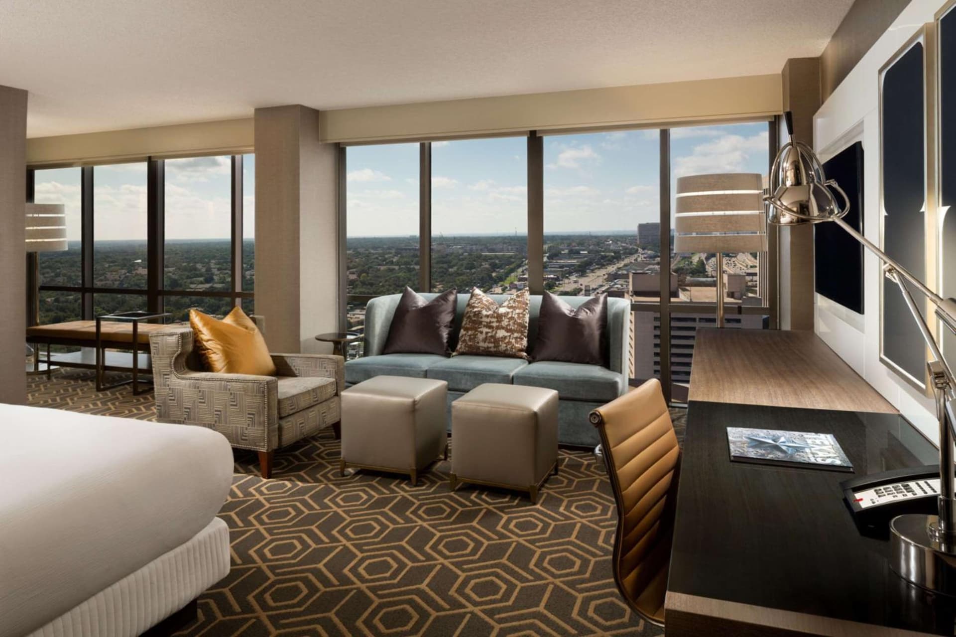 DoubleTree by Hilton Hotel Dallas Campbell Centre gallery photo in Dallas, TX — image 24
