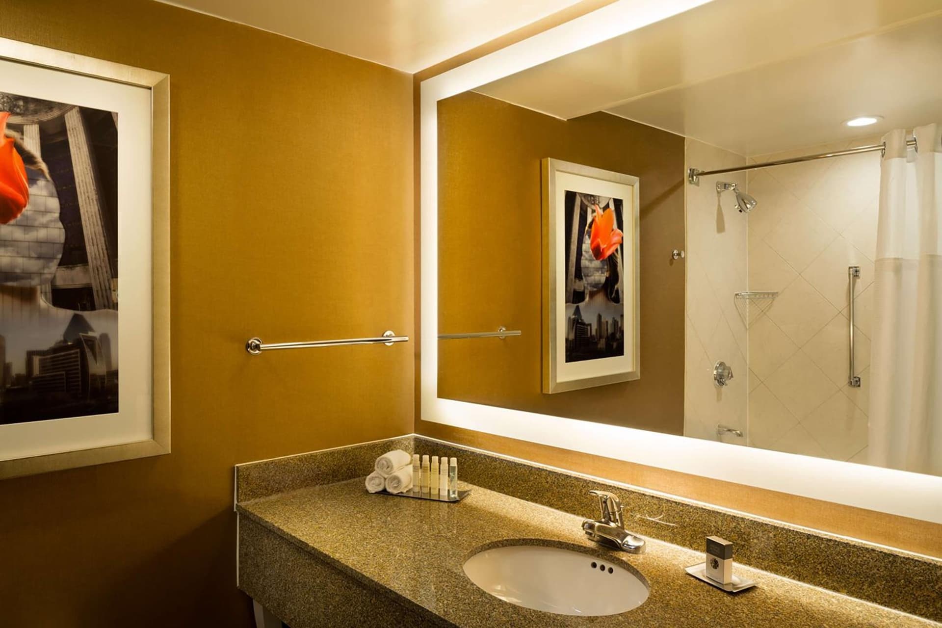 DoubleTree by Hilton Hotel Dallas Campbell Centre gallery photo in Dallas, TX — image 34
