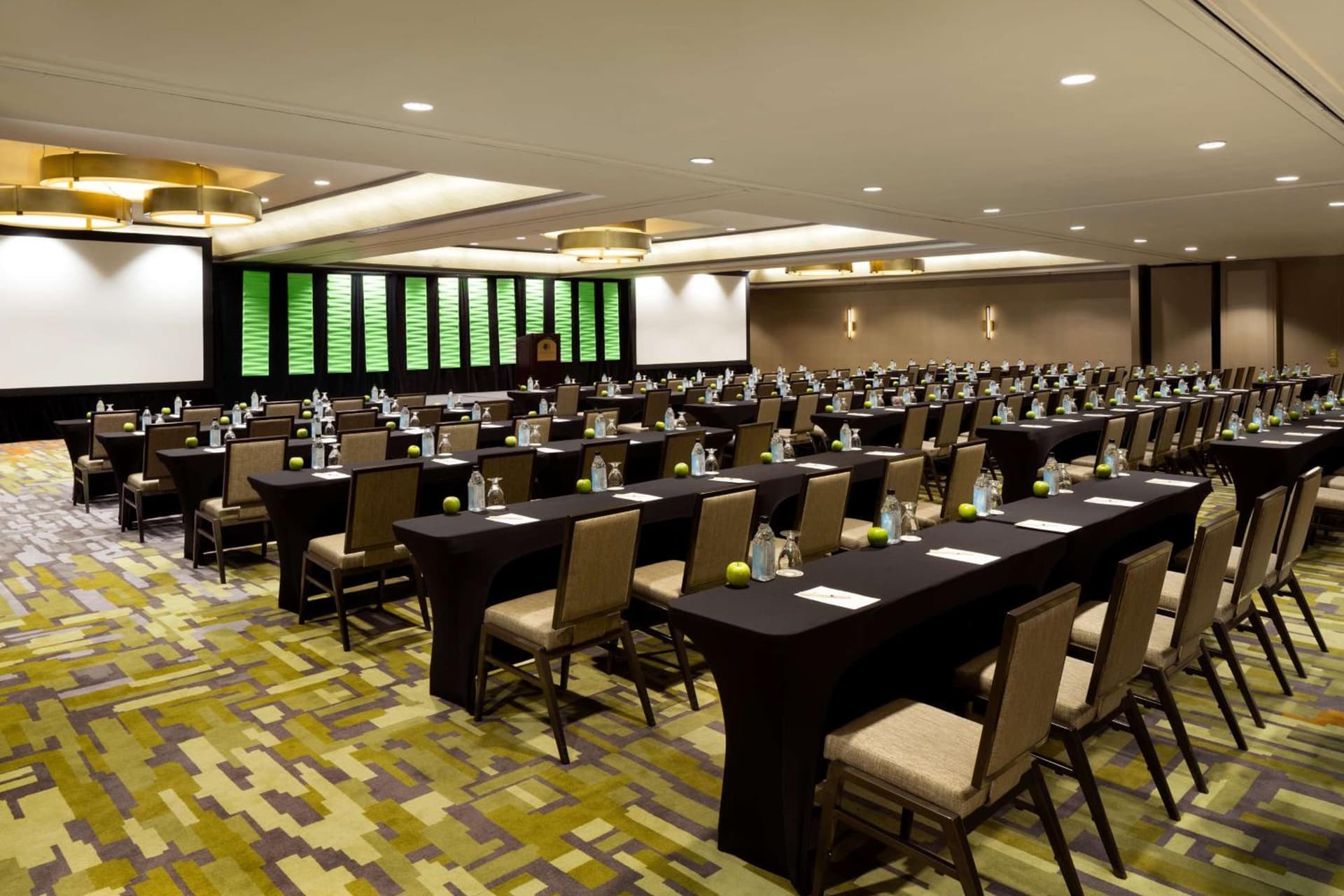 DoubleTree by Hilton Hotel Dallas Campbell Centre gallery photo in Dallas, TX — image 48