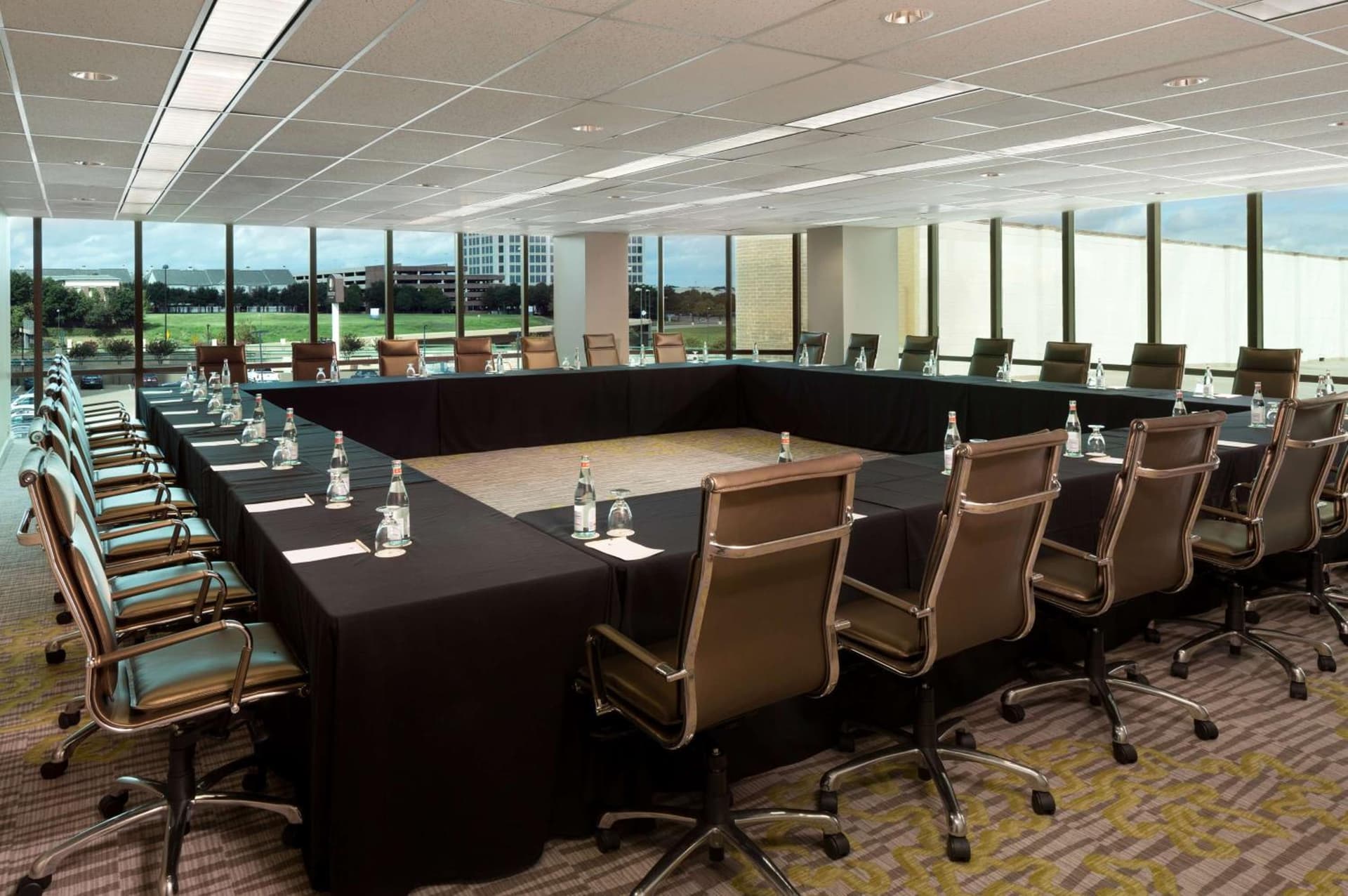 DoubleTree by Hilton Hotel Dallas Campbell Centre gallery photo in Dallas, TX — image 5
