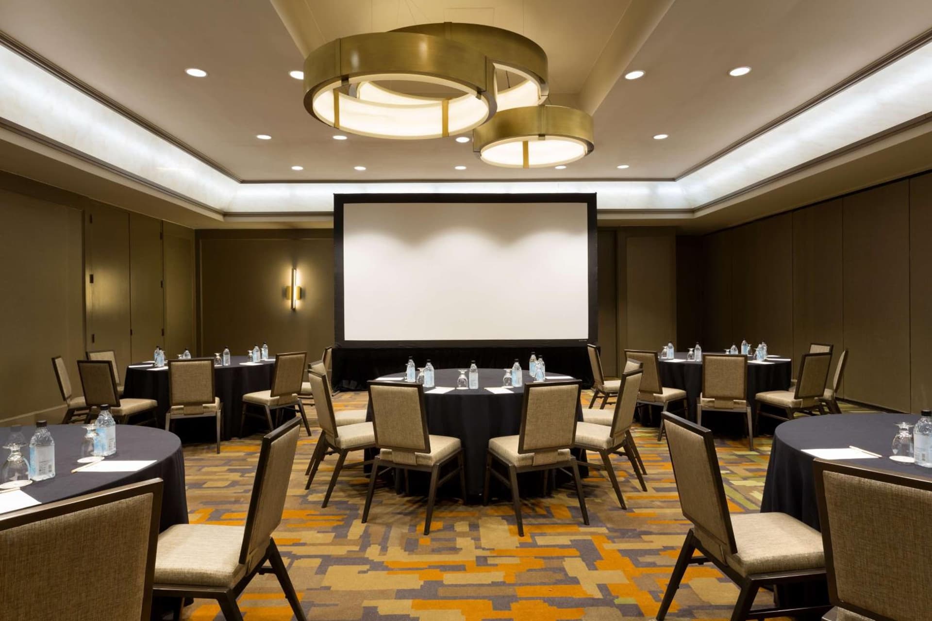 DoubleTree by Hilton Hotel Dallas Campbell Centre gallery photo in Dallas, TX — image 47