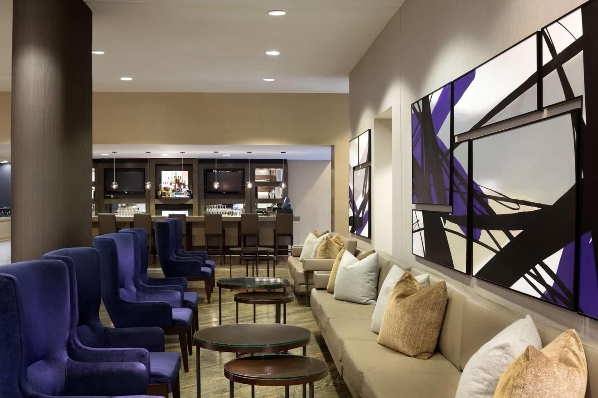 DoubleTree by Hilton Hotel Dallas Campbell Centre gallery photo in Dallas, TX — image 12