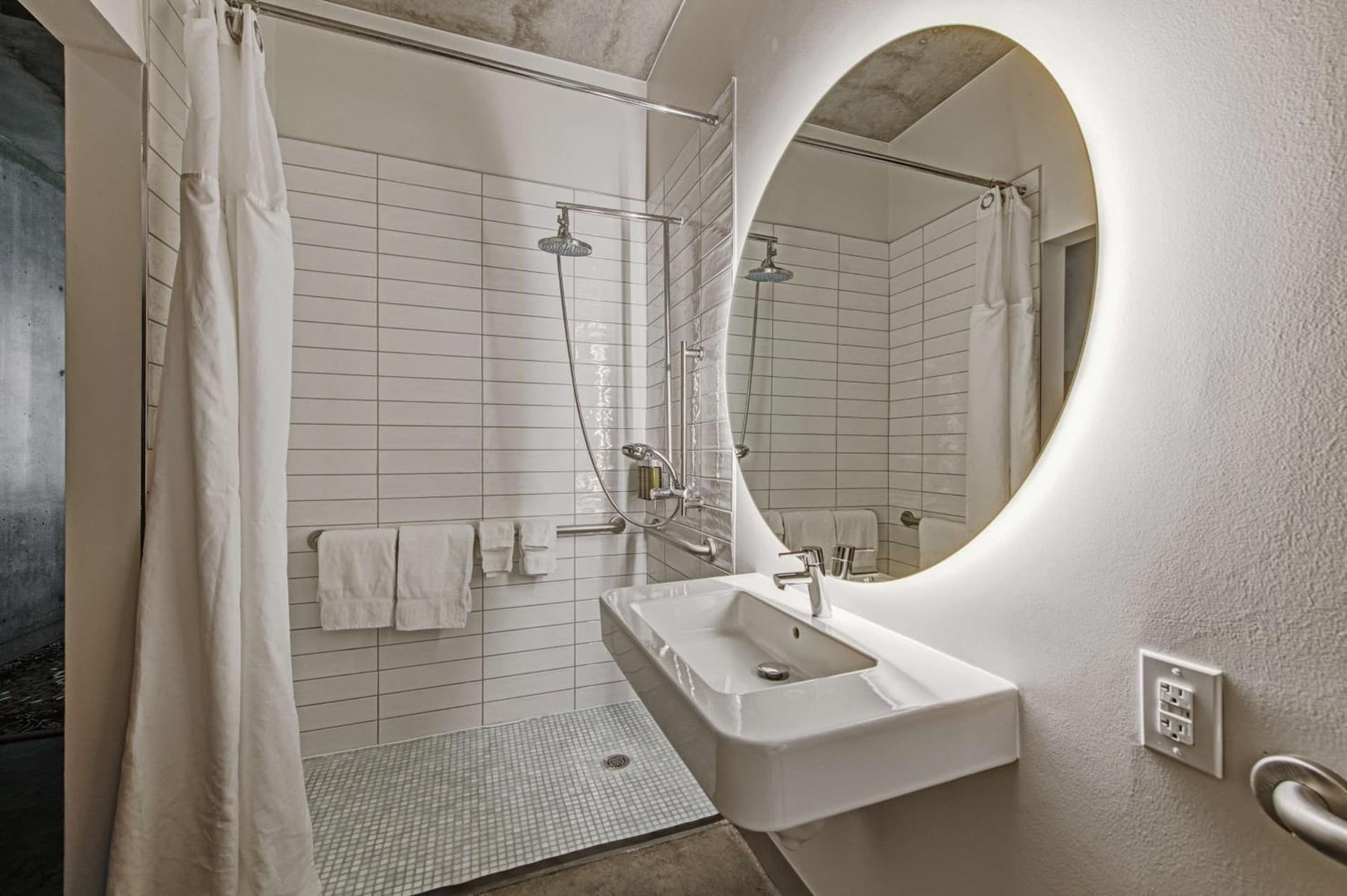 The Clara Hotel Plano, Tapestry Collection by Hilton gallery photo in Plano, TX — image 22