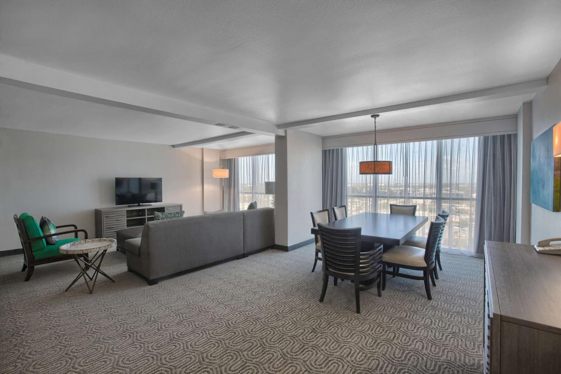 DoubleTree by Hilton at the Entrance to Universal Orlando interior in Orlando, FL — gallery photo 2