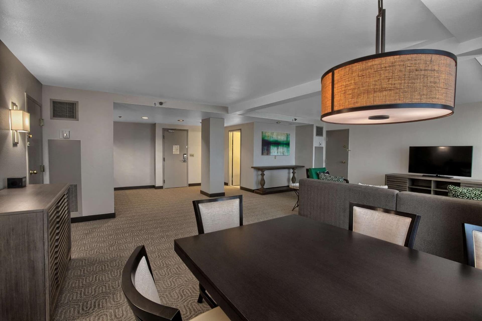 DoubleTree by Hilton at the Entrance to Universal Orlando gallery photo in Orlando, FL — image 34