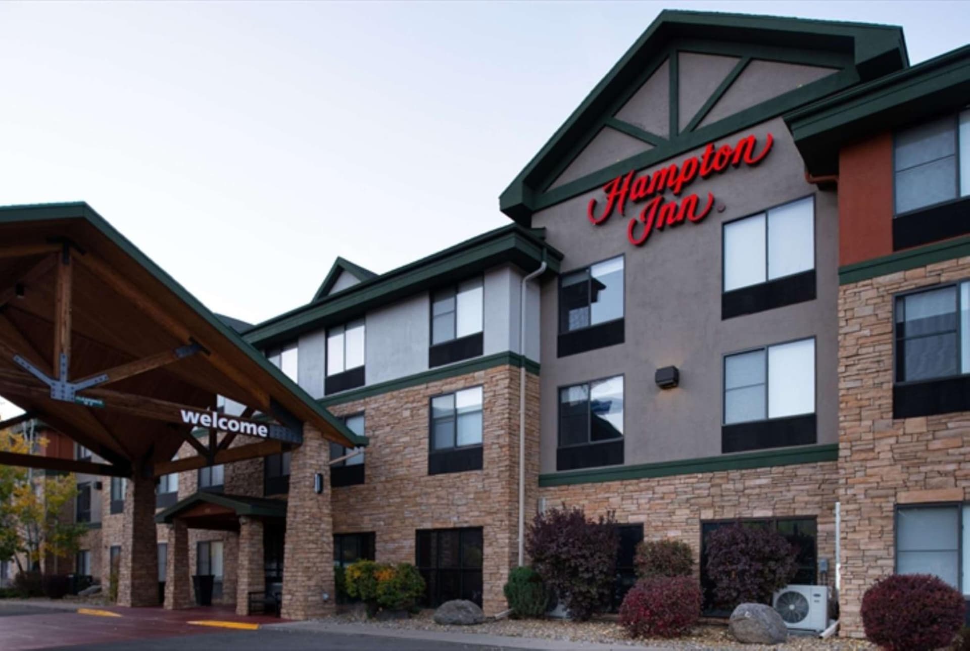 Hampton Inn Glenwood Springs featured exterior or lobby in Glenwood Springs, CO — similar hotel