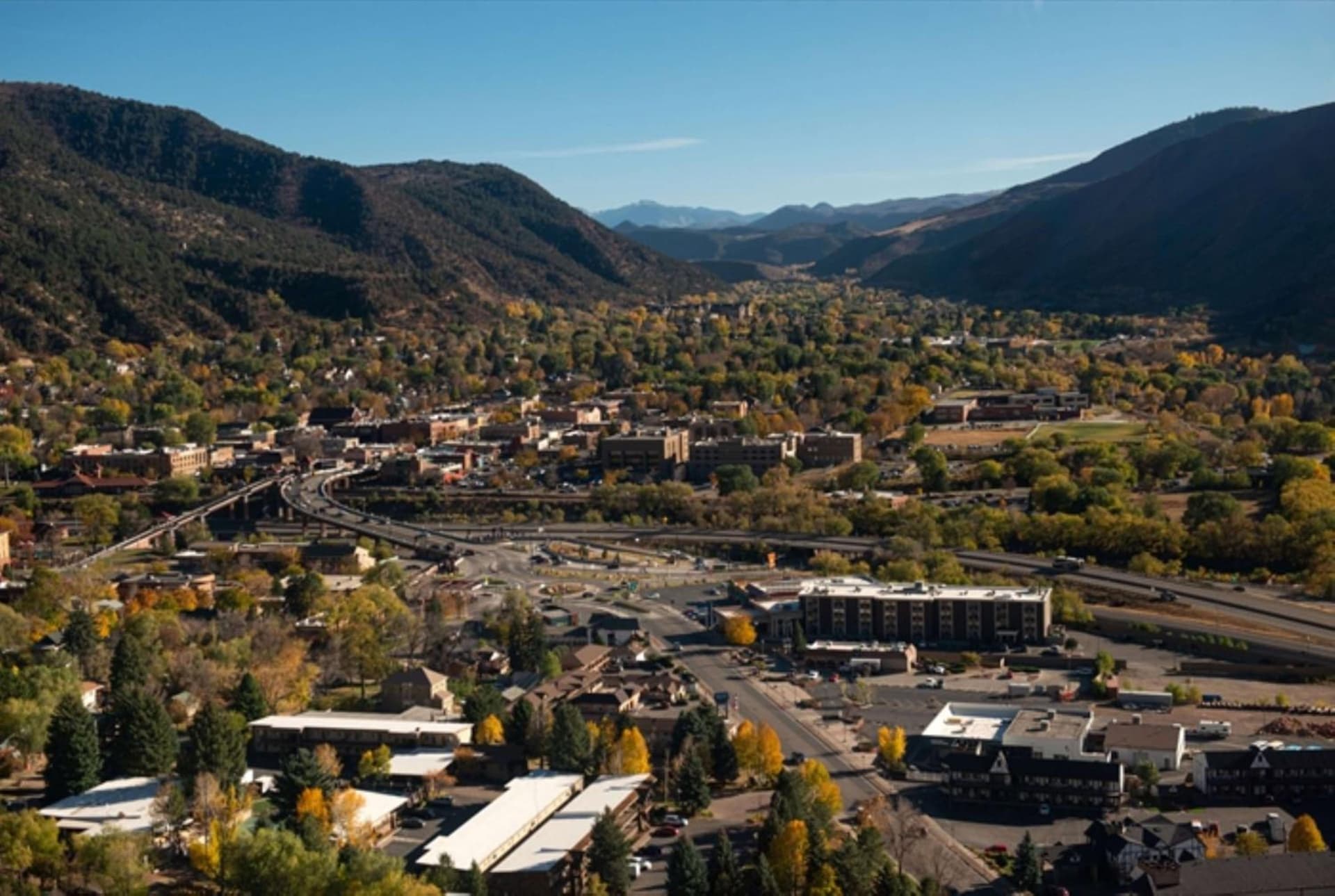 Hampton Inn Glenwood Springs property views in Glenwood Springs, CO — gallery photo 3