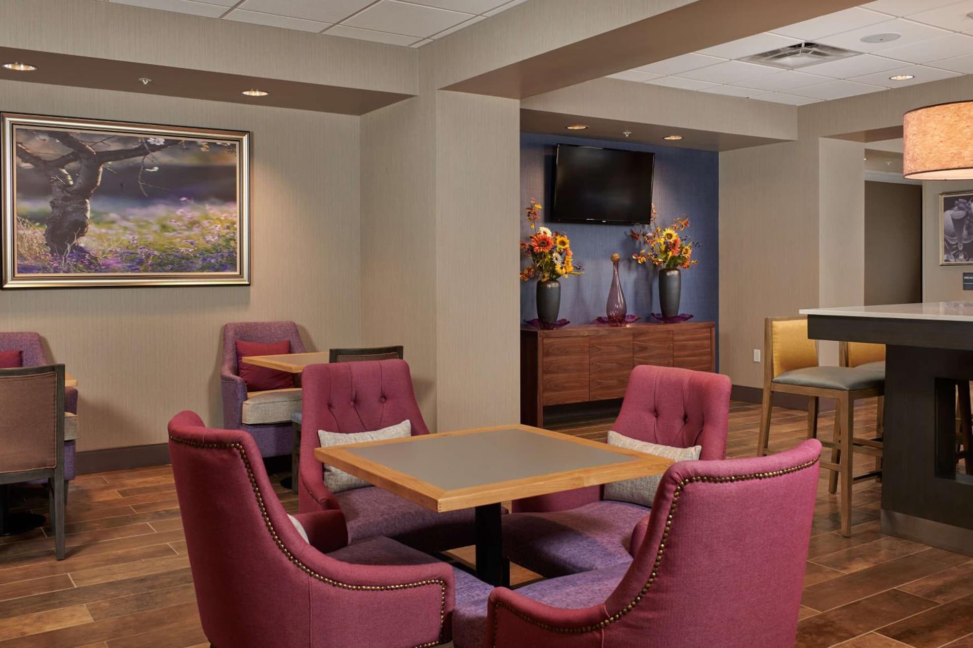 Hampton Inn Sherwood Portland interior in Sherwood, OR — gallery photo 2