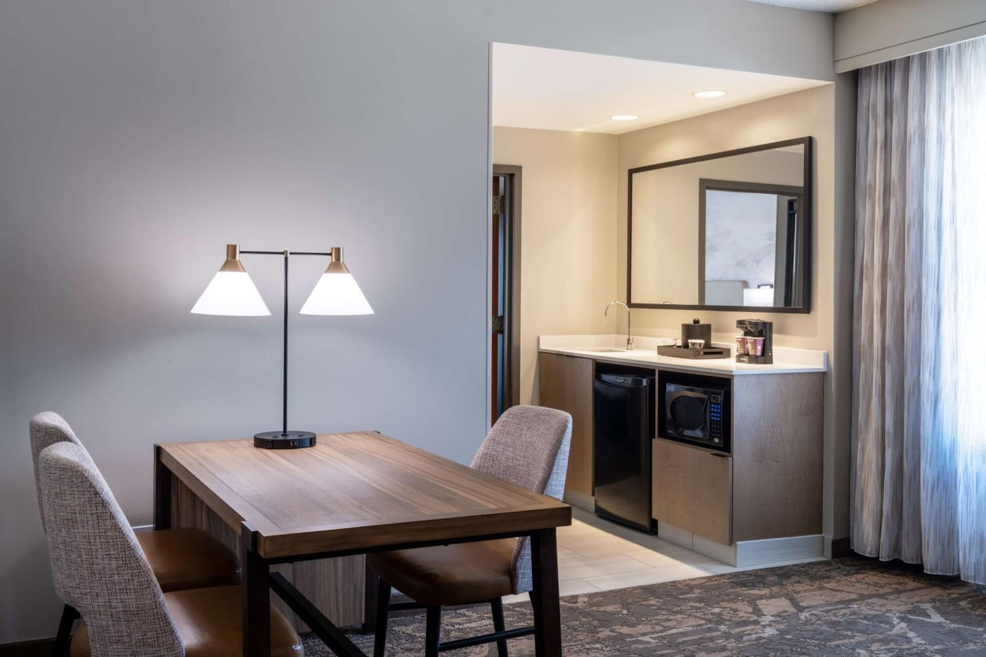 Embassy Suites by Hilton Albuquerque gallery photo in Albuquerque, NM — image 6