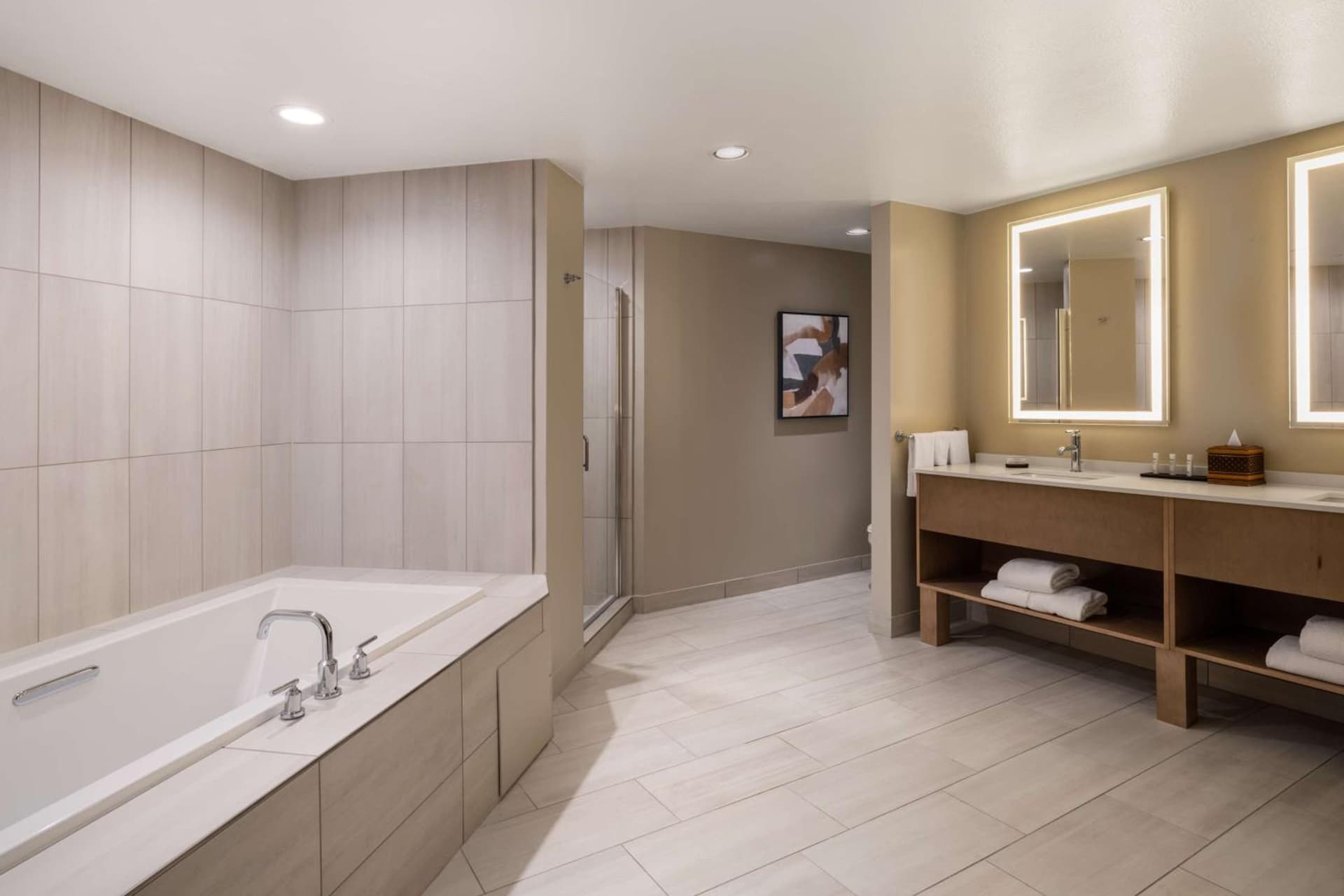 Embassy Suites by Hilton Albuquerque gallery photo in Albuquerque, NM — image 22