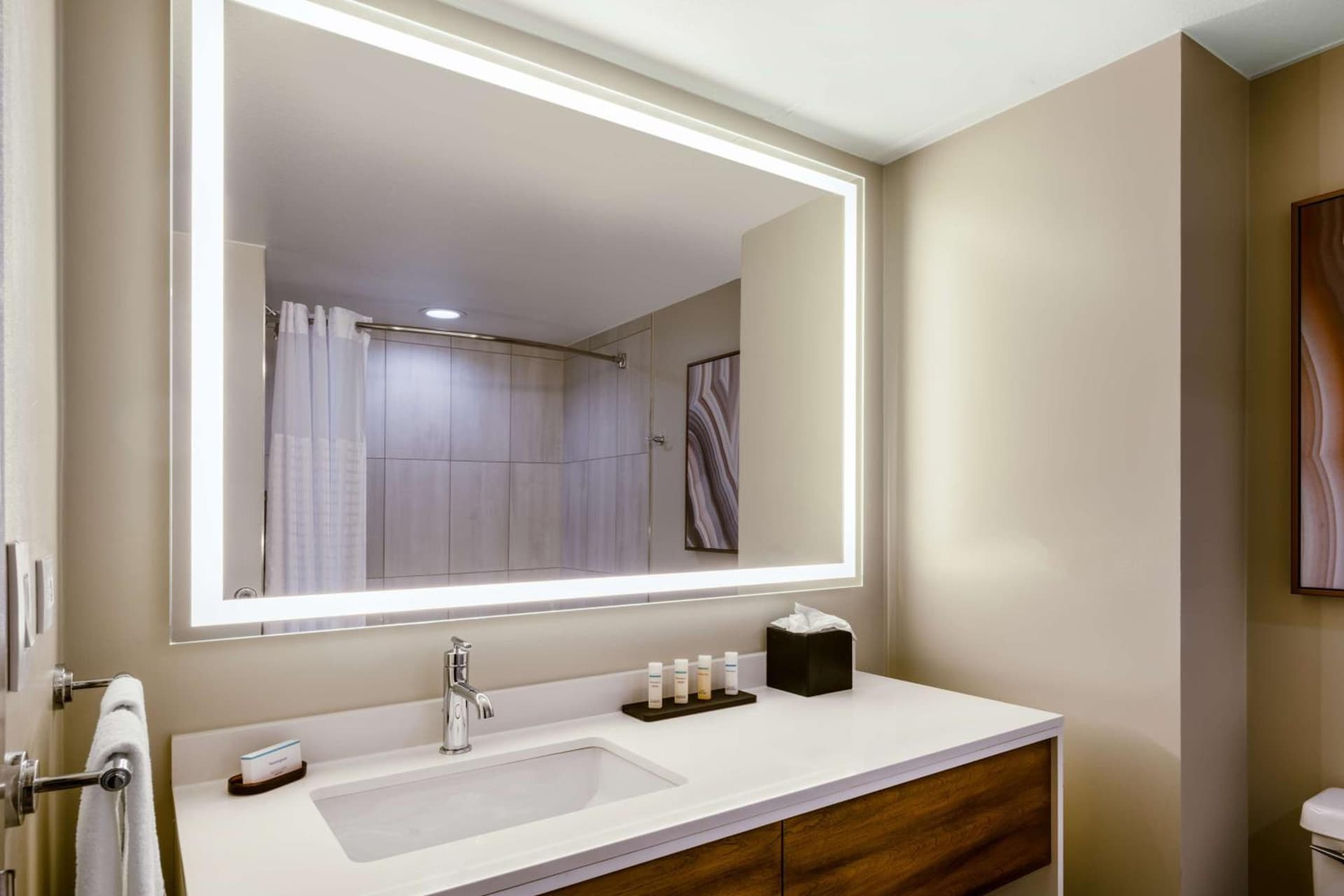Embassy Suites by Hilton Albuquerque gallery photo in Albuquerque, NM — image 20