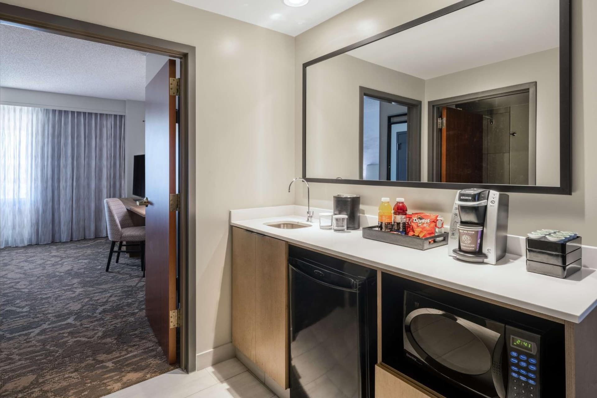 Embassy Suites by Hilton Albuquerque gallery photo in Albuquerque, NM — image 24