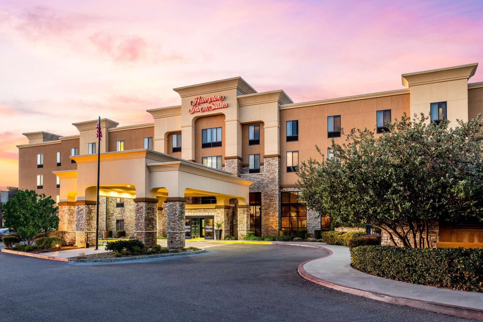 Hampton Inn & Suites Sacramento-Elk Grove Laguna I-5 — hotel in Elk Grove, California