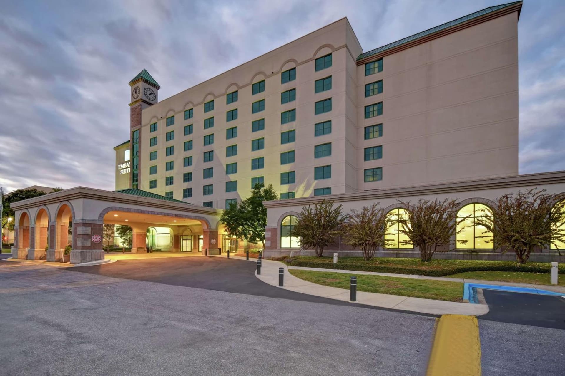 Embassy Suites Montgomery - Hotel & Conference Center interior in Montgomery, AL — gallery photo 2
