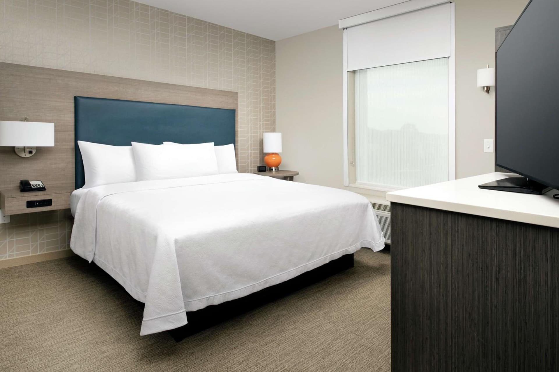 Home2 Suites By Hilton Charlottesville Downtown gallery photo in Charlottesville, VA — image 27