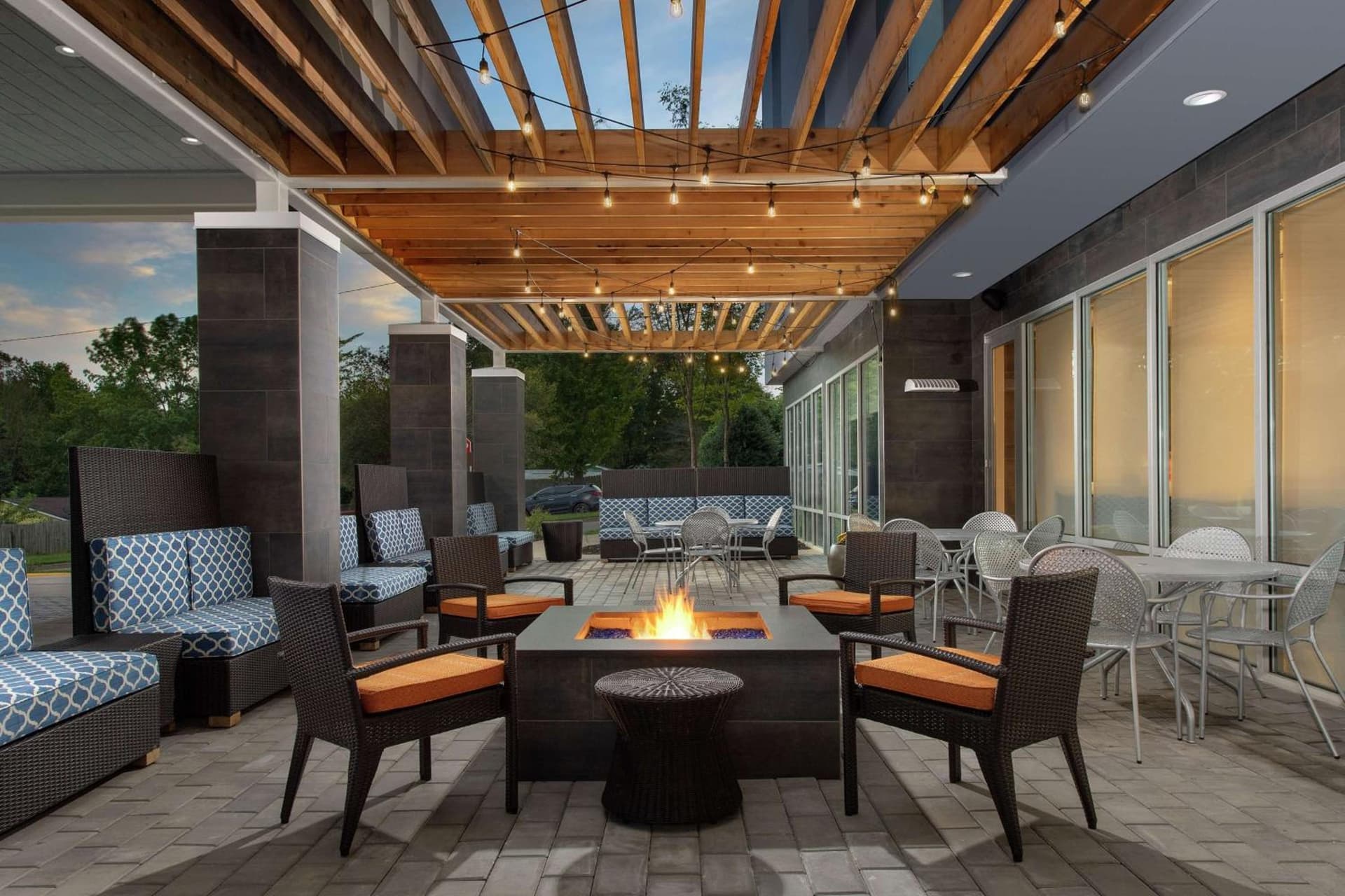 Home2 Suites By Hilton Charlottesville Downtown gallery photo in Charlottesville, VA — image 9