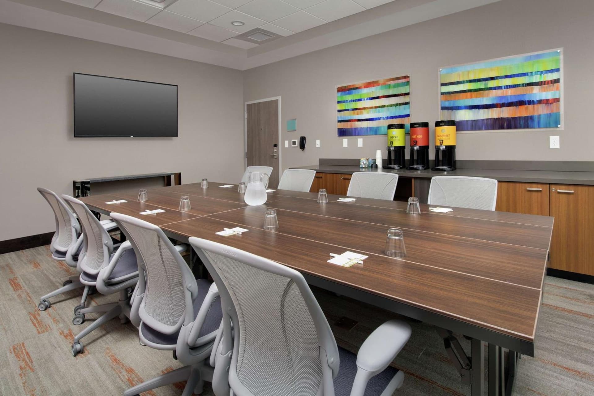 Home2 Suites By Hilton Charlottesville Downtown gallery photo in Charlottesville, VA — image 6