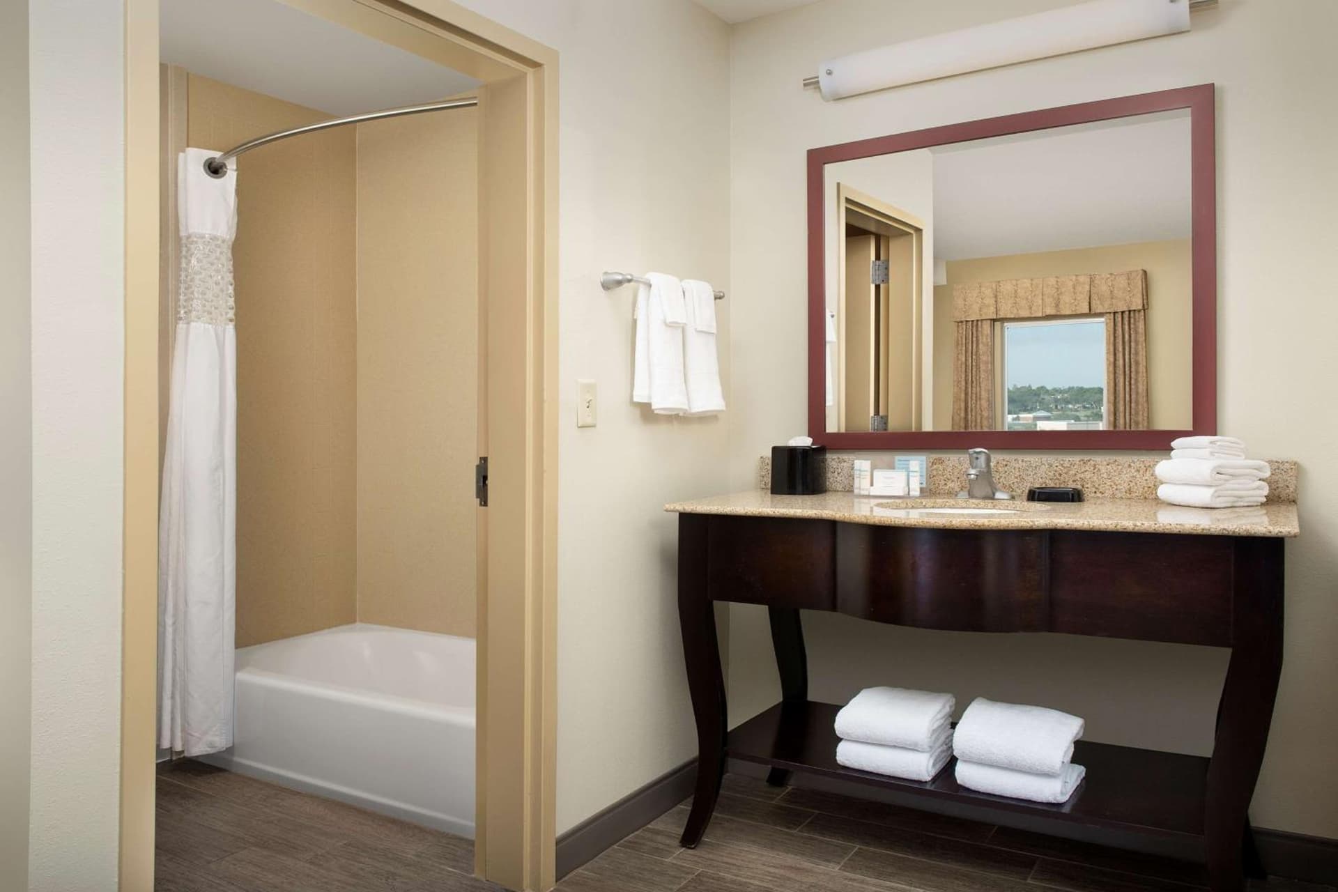 Hampton Inn & Suites Lakeland-South Polk Parkway gallery photo in Lakeland, FL — image 28