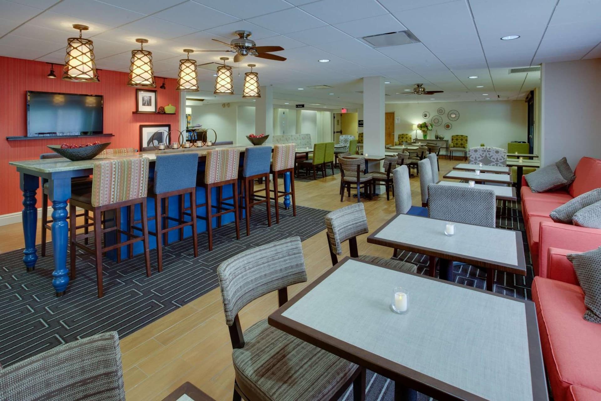 Hampton Inn Pittsburgh Greentree property views in Pittsburgh, PA — gallery photo 3