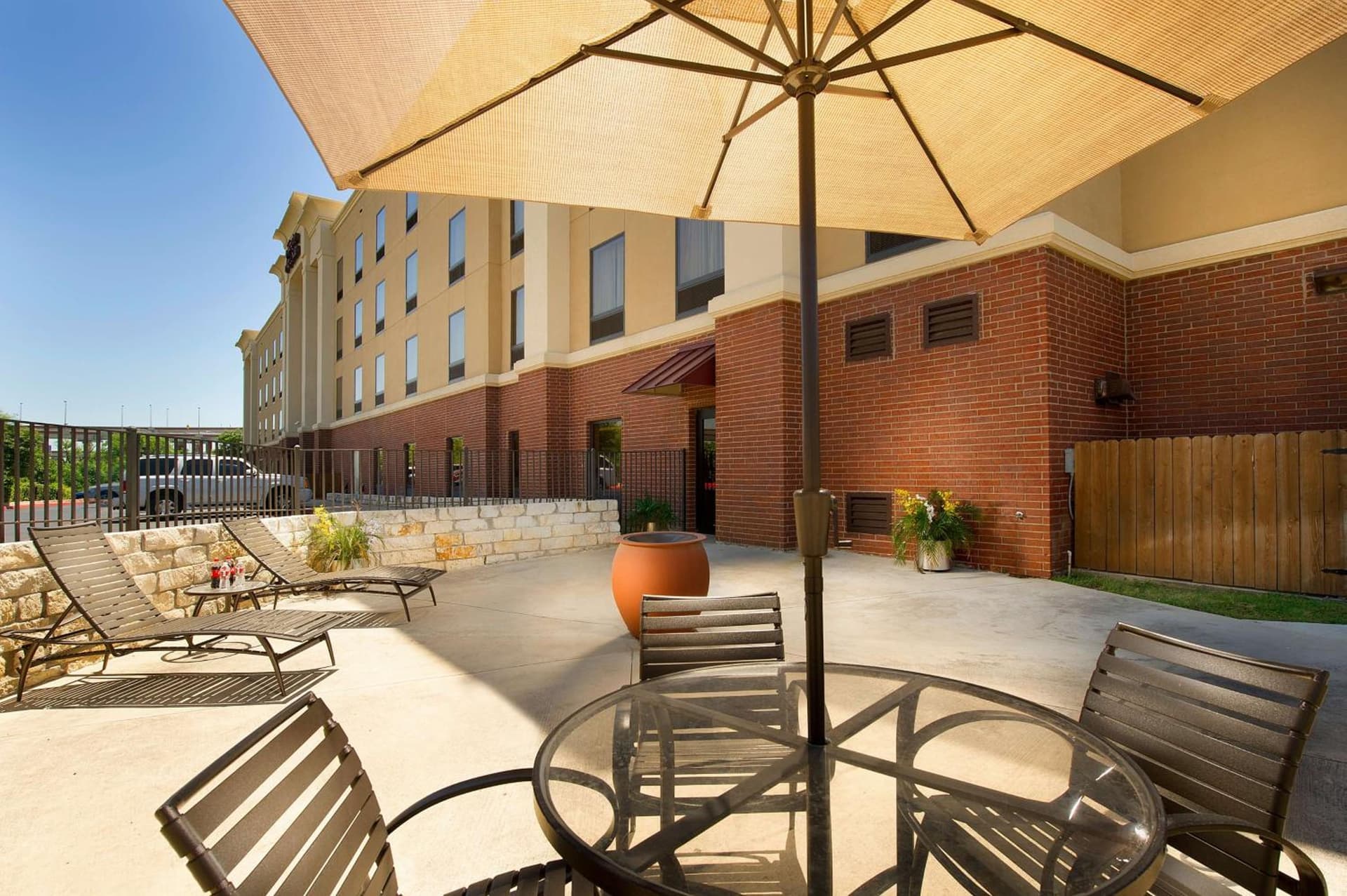 Hampton Inn and Suites San Antonio Airport interior in San Antonio, TX — gallery photo 2