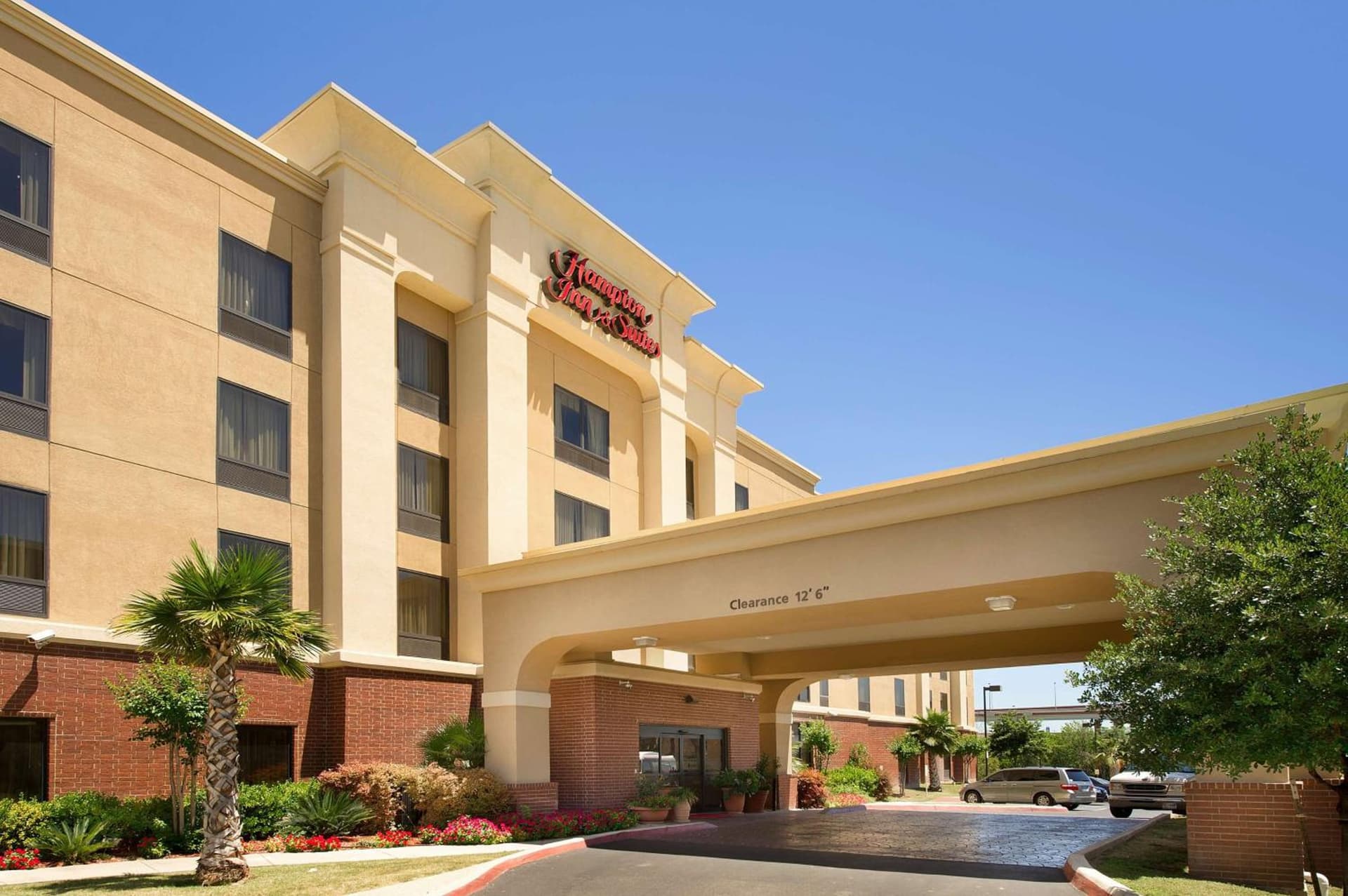 Hampton Inn and Suites San Antonio Airport property views in San Antonio, TX — gallery photo 3