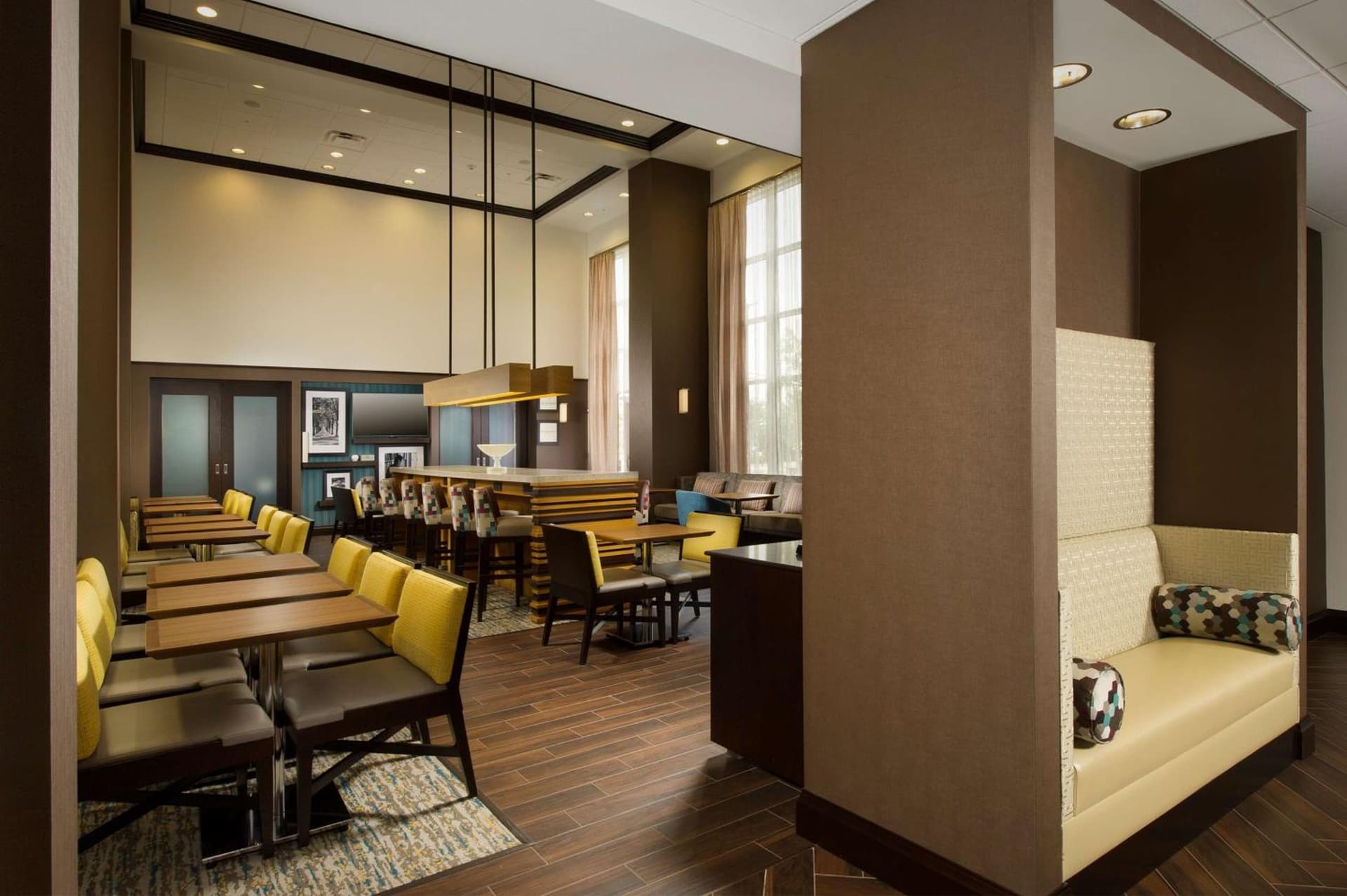 Hampton Inn & Suites Syracuse/Carrier Circle gallery photo in East Syracuse, NY — image 23