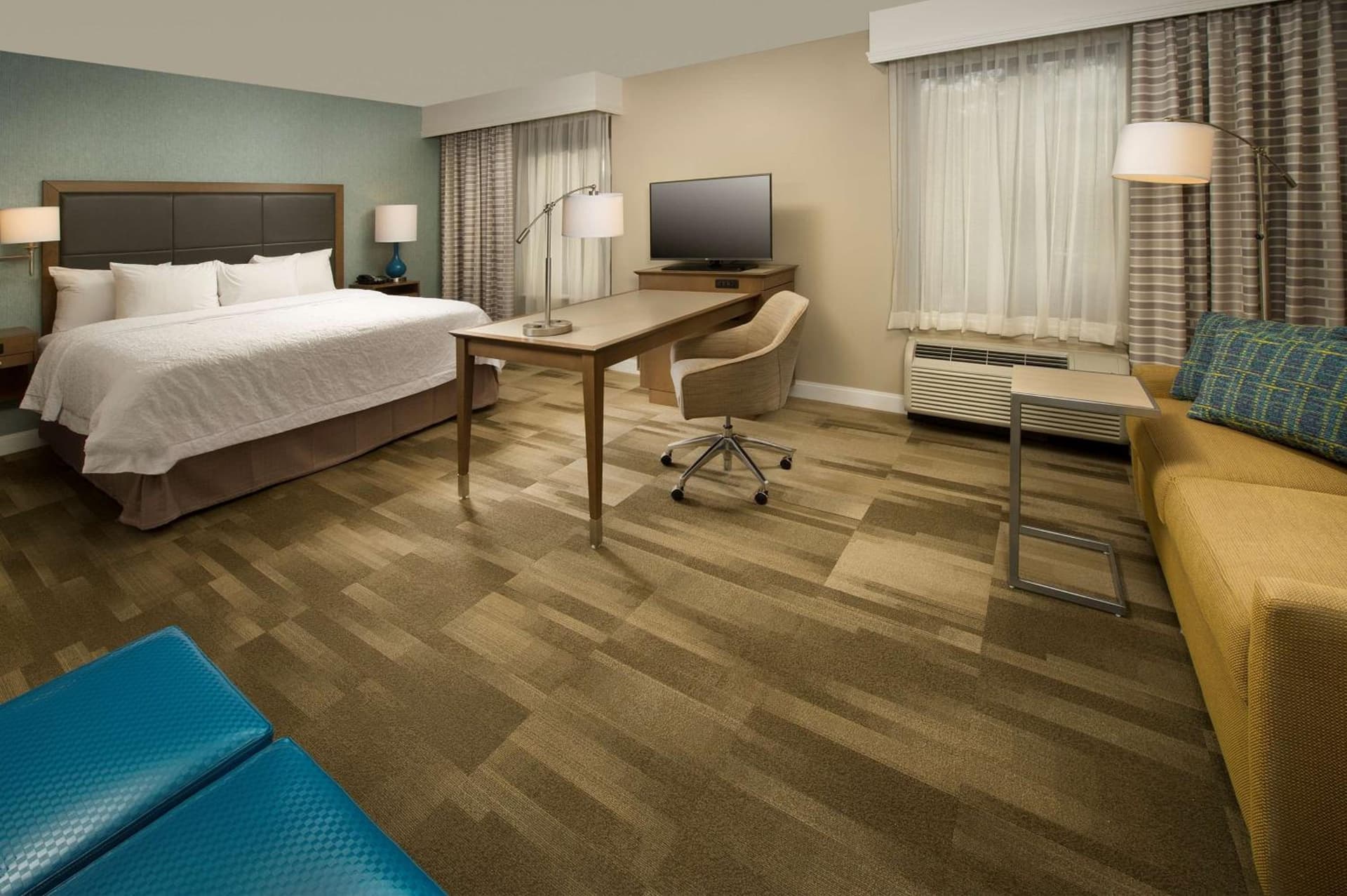 Hampton Inn & Suites Syracuse/Carrier Circle gallery photo in East Syracuse, NY — image 4