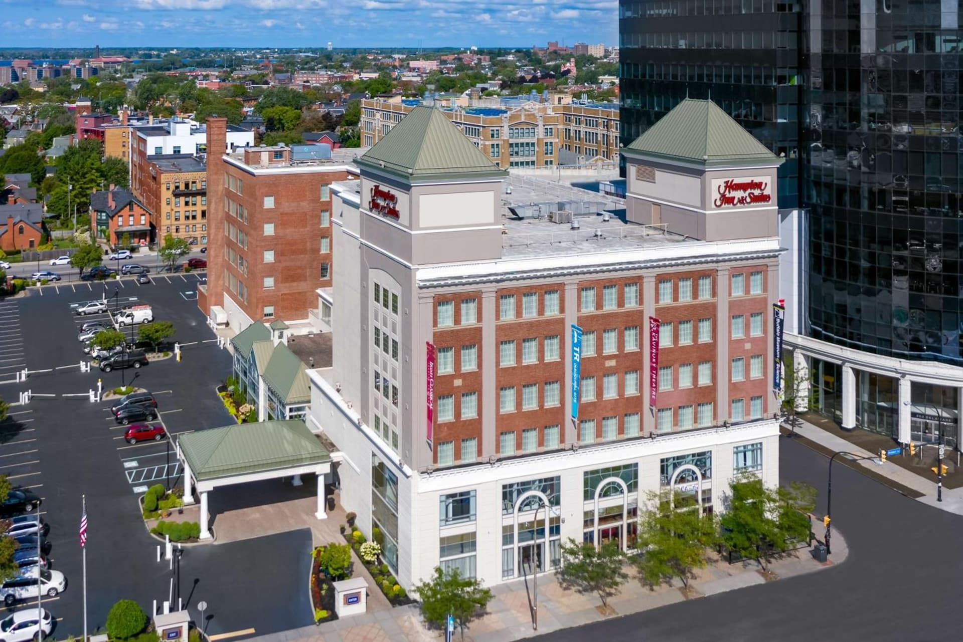 Hampton Inn & Suites Buffalo/Downtown interior in Buffalo, NY — gallery photo 2