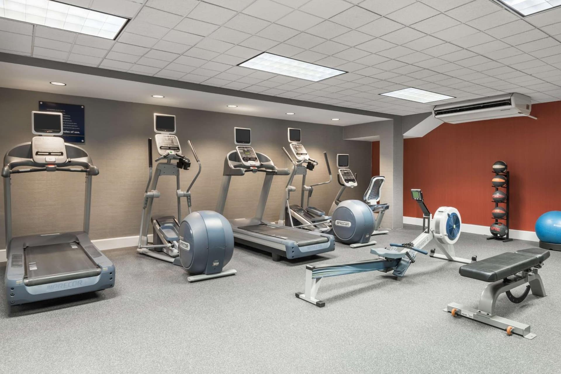 Hampton Inn Danbury gallery photo in Danbury, CT — image 21