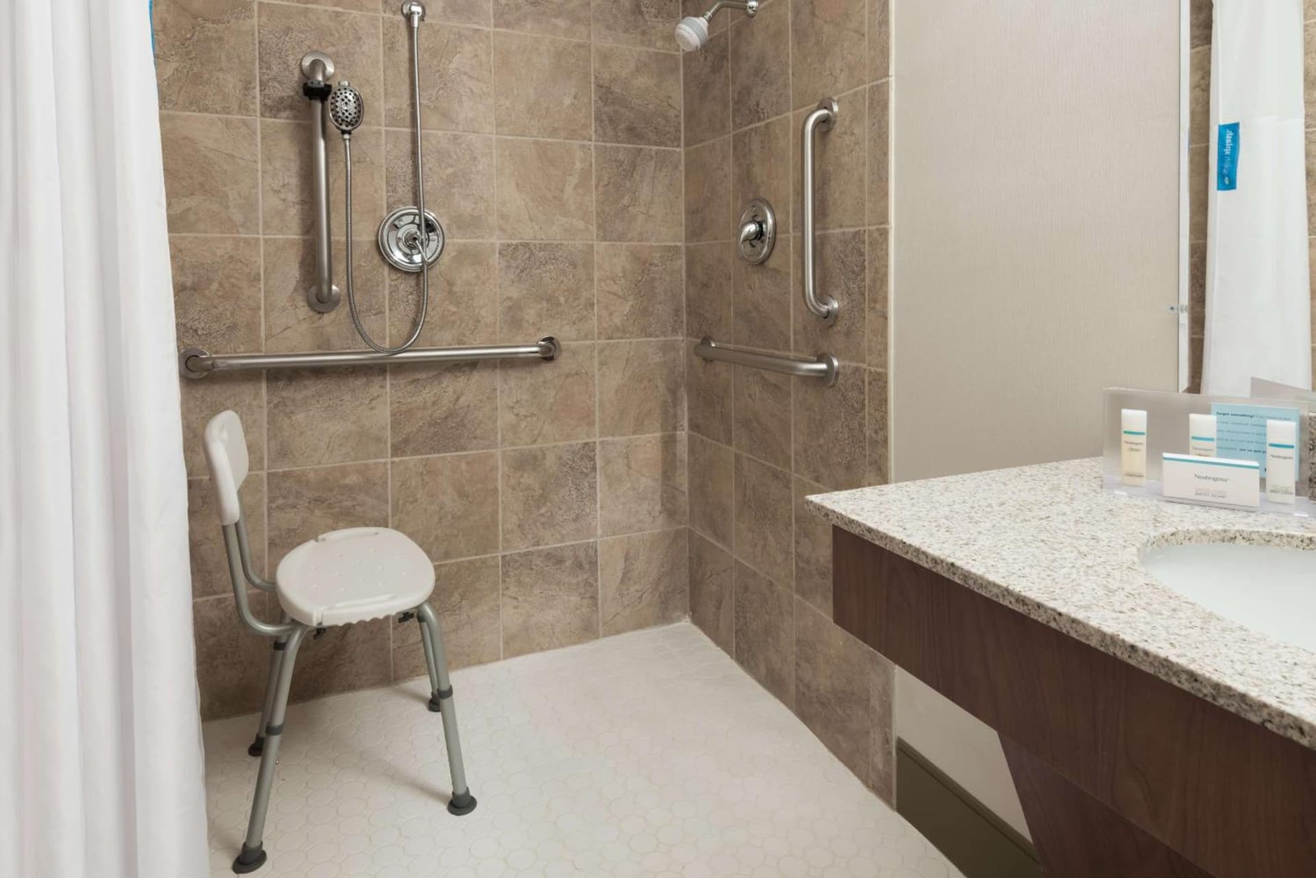 Hampton Inn Danbury gallery photo in Danbury, CT — image 17